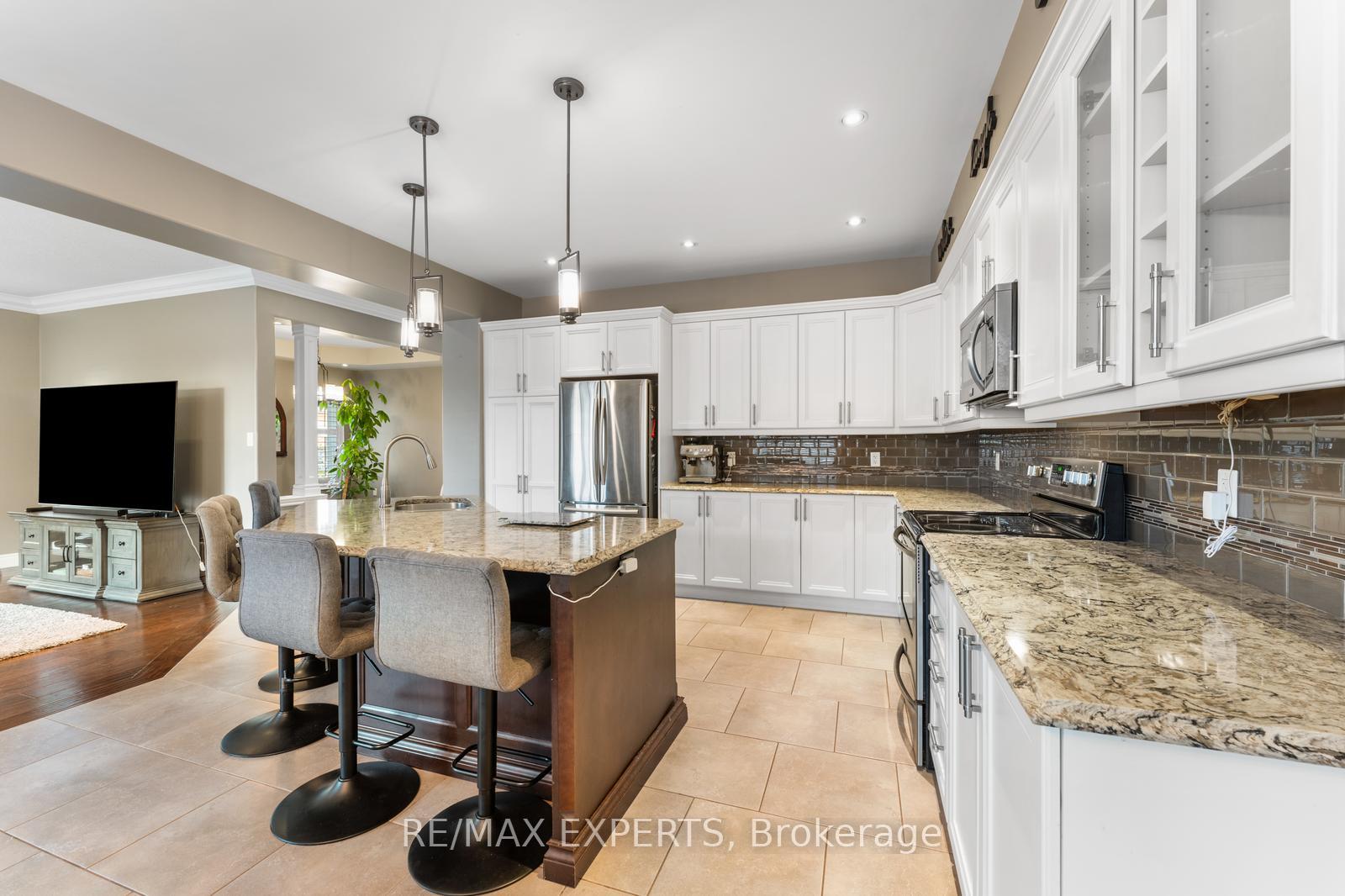 Photo 24 of 154 Davinci Boulevard, Hamilton, Carpenter — HOMEH