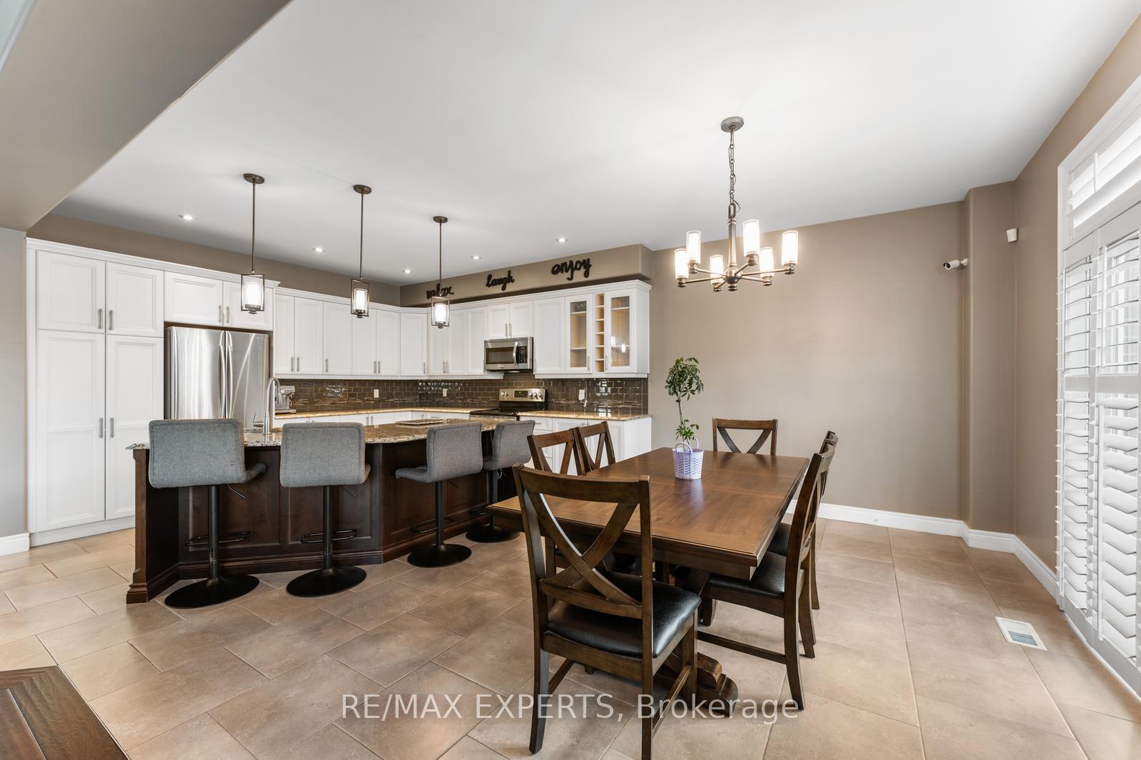 Photo 25 of 154 Davinci Boulevard, Hamilton, Carpenter — HOMEH