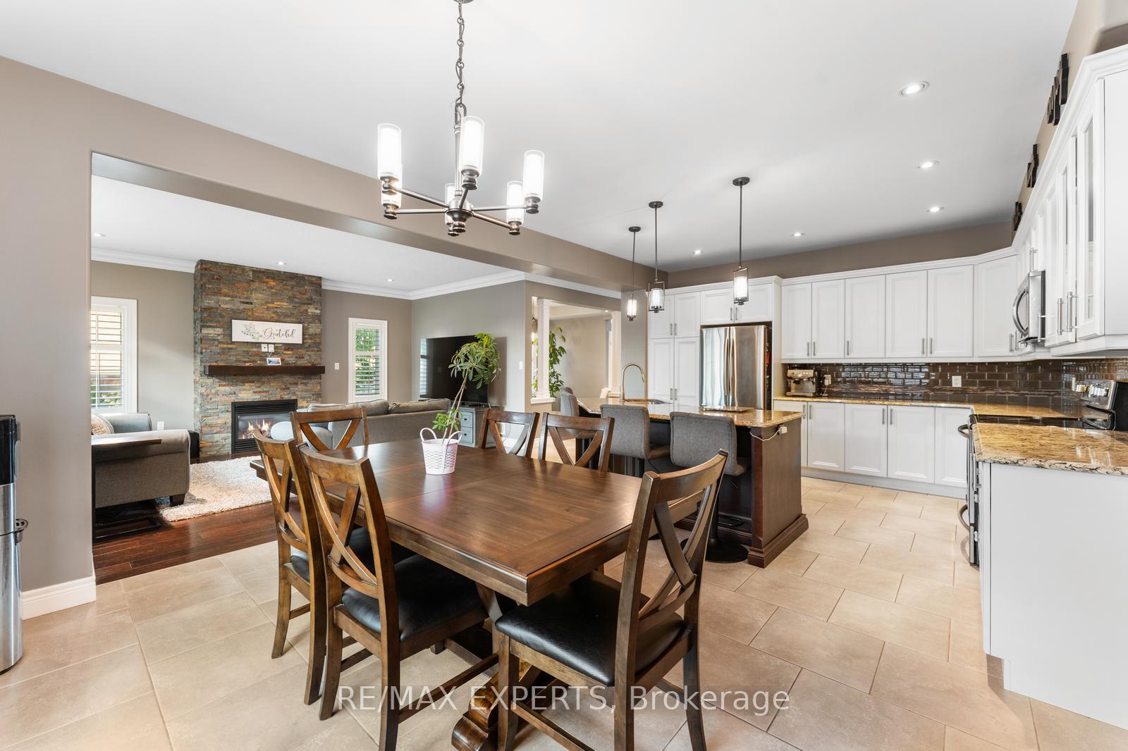 Photo 26 of 154 Davinci Boulevard, Hamilton, Carpenter — HOMEH