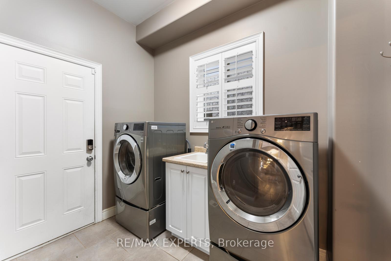 Photo 29 of 154 Davinci Boulevard, Hamilton, Carpenter — HOMEH