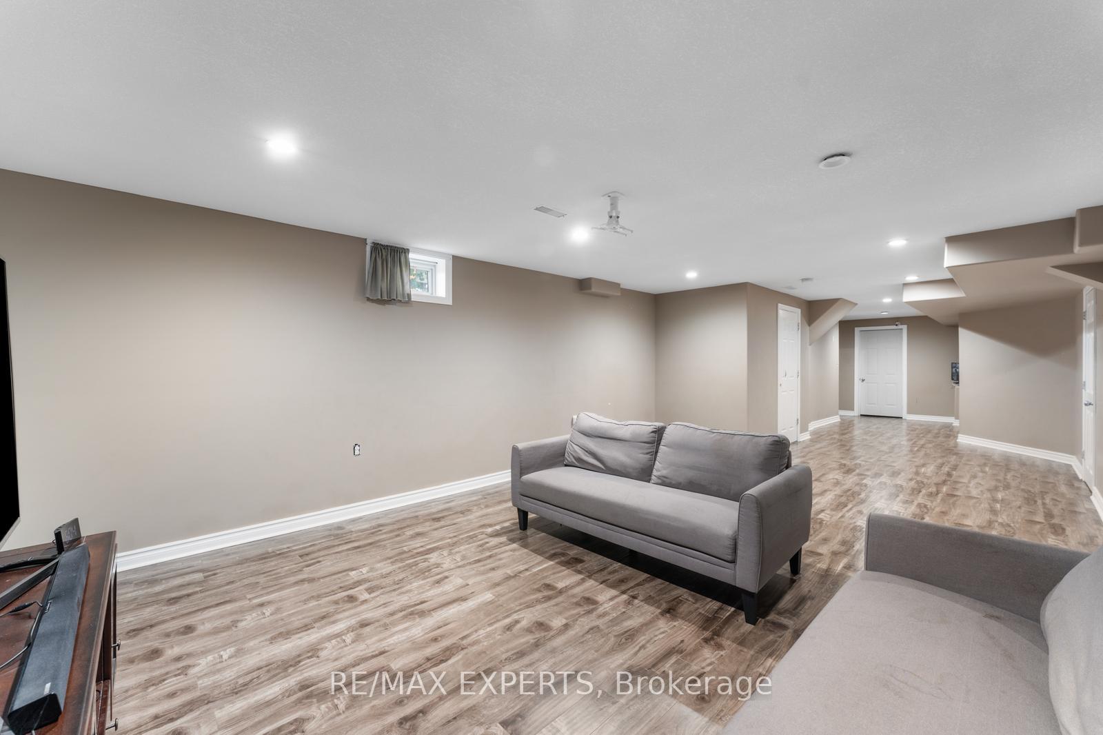 Photo 44 of 154 Davinci Boulevard, Hamilton, Carpenter — HOMEH