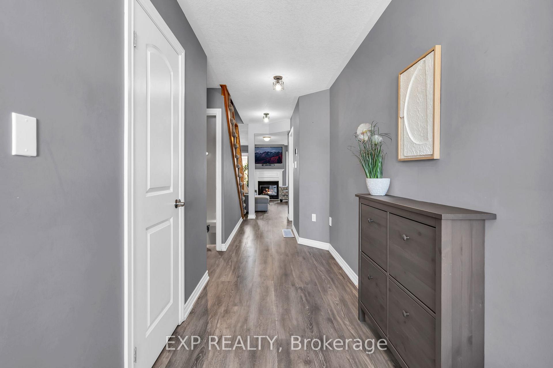 Photo 4 of 53 Wyndham Circle, Georgina, Sutton & Jackson's Point — HOMEH