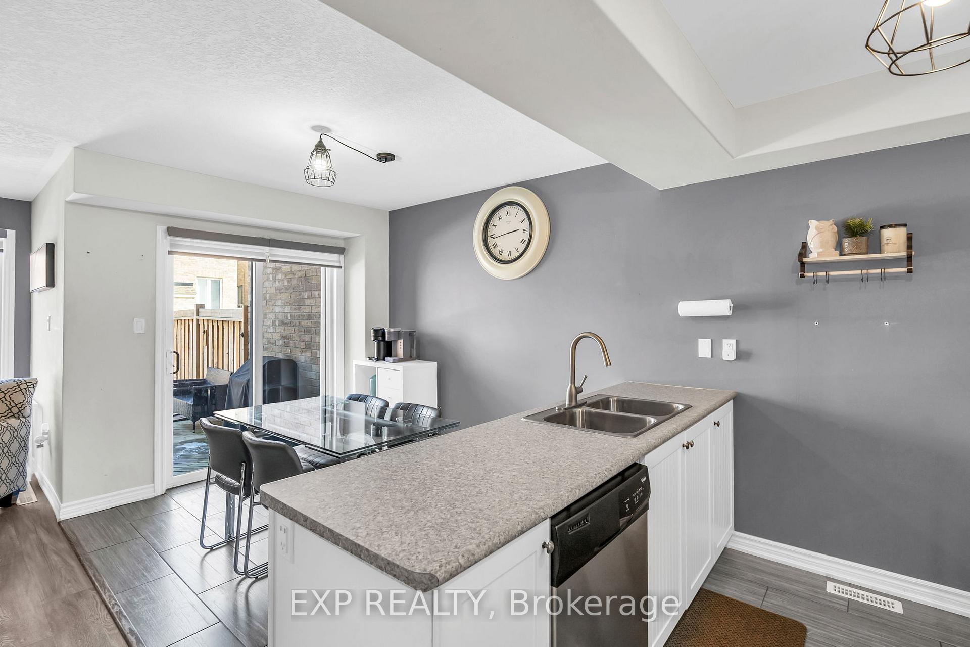 Photo 9 of 53 Wyndham Circle, Georgina, Sutton & Jackson's Point — HOMEH
