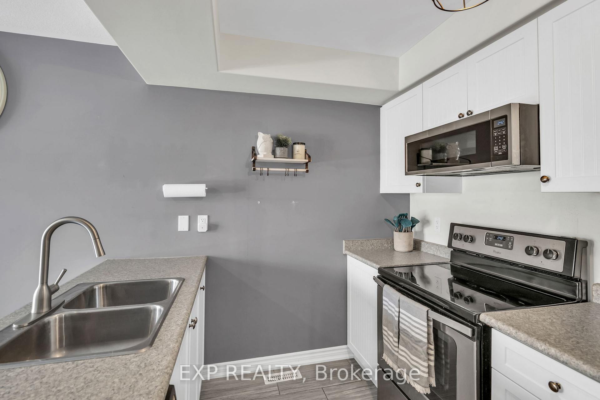 Photo 14 of 53 Wyndham Circle, Georgina, Sutton & Jackson's Point — HOMEH