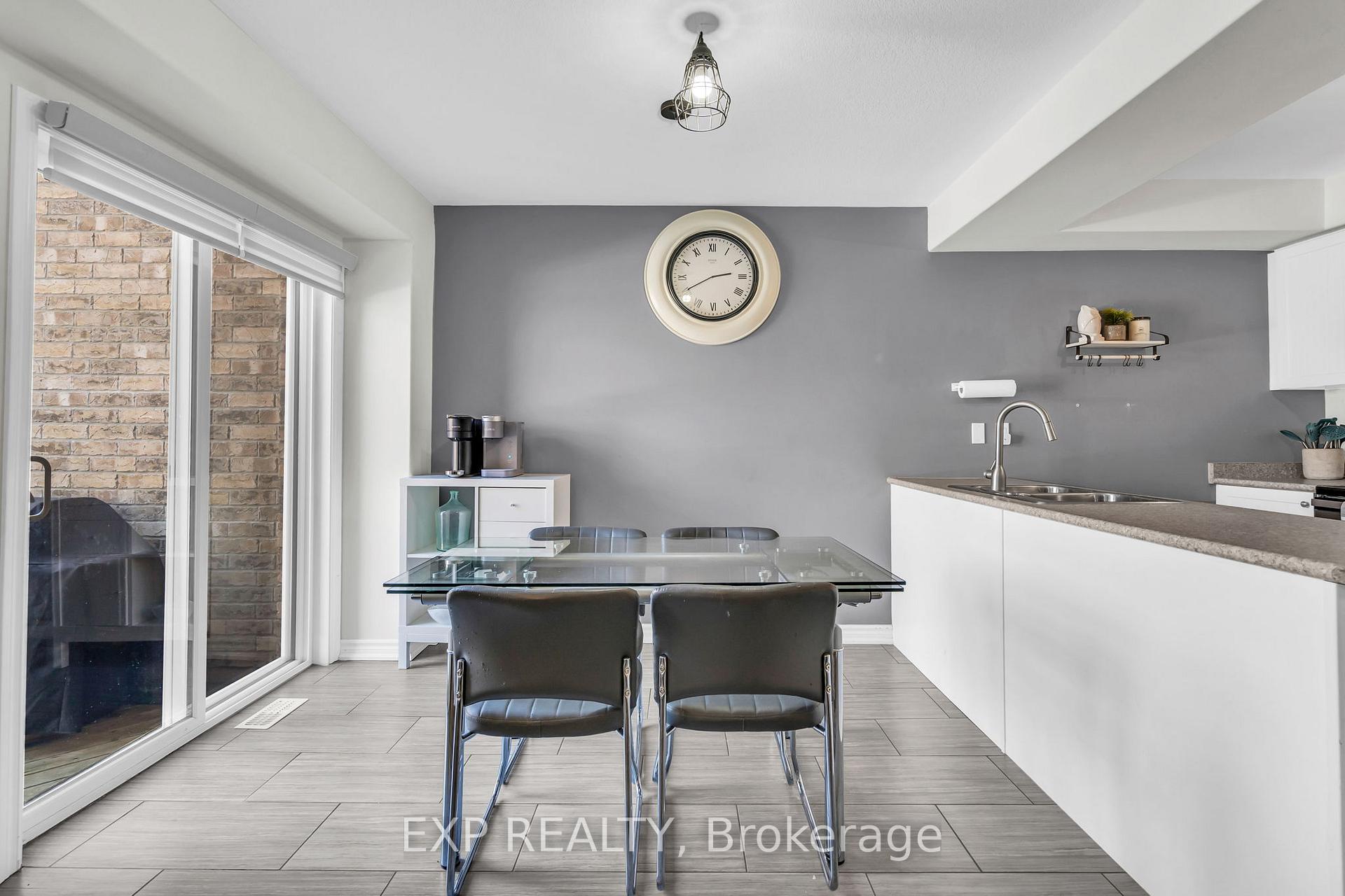 Photo 15 of 53 Wyndham Circle, Georgina, Sutton & Jackson's Point — HOMEH