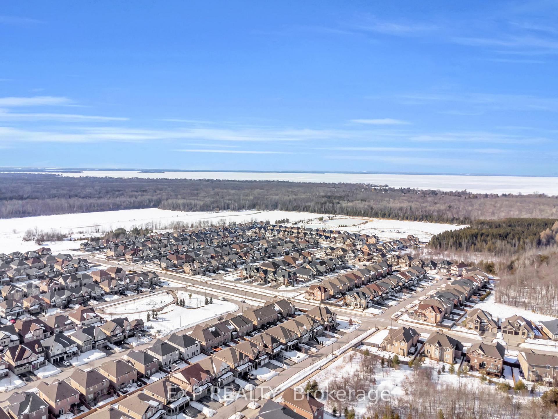 Photo 40 of 53 Wyndham Circle, Georgina, Sutton & Jackson's Point — HOMEH
