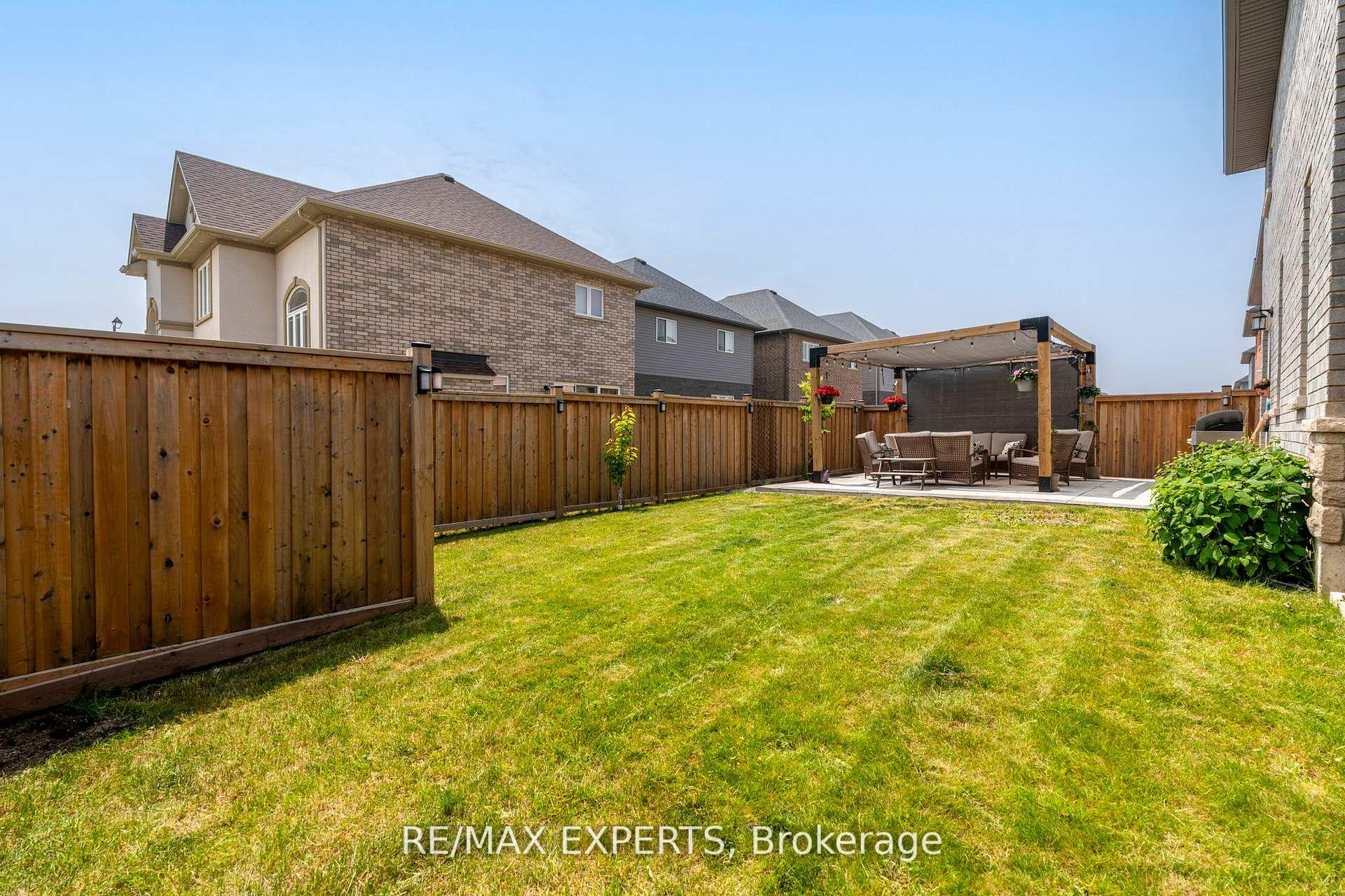 Photo 38 of 316 Dalgleish Trail, Hamilton, Rural Glanbrook — HOMEH