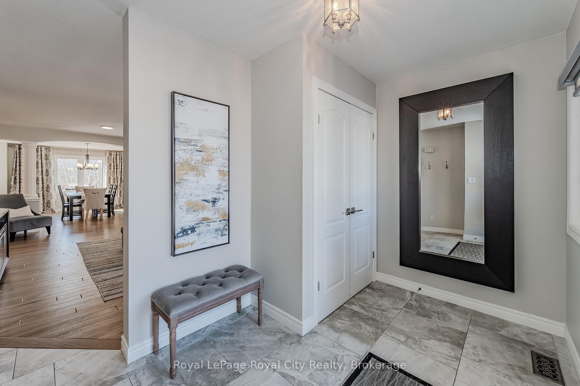 Photo 5 of 92 Chillico Drive, Guelph, Willow West/Sugarbush/West Acres — HOMEH