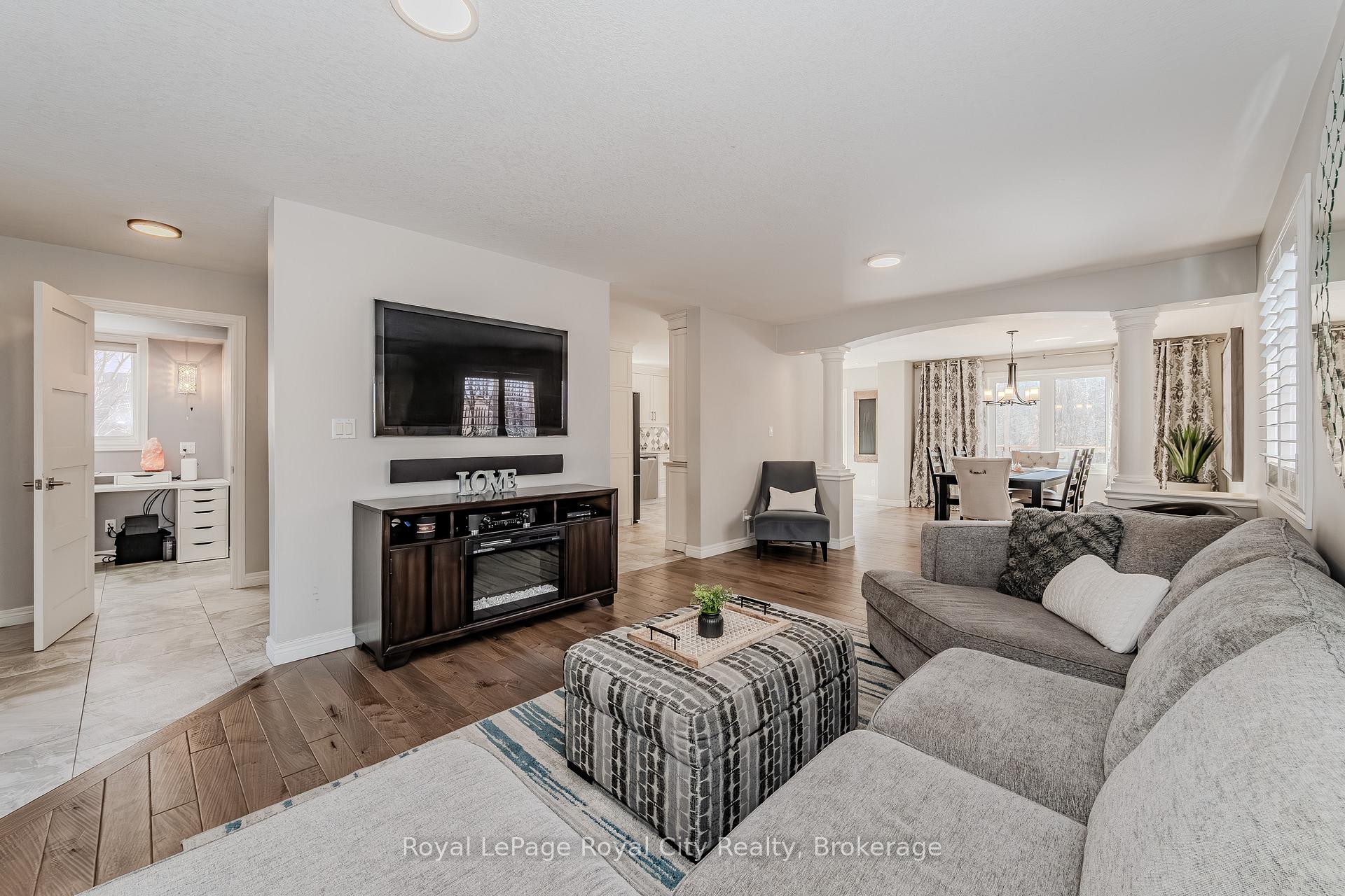Photo 13 of 92 Chillico Drive, Guelph, Willow West/Sugarbush/West Acres — HOMEH