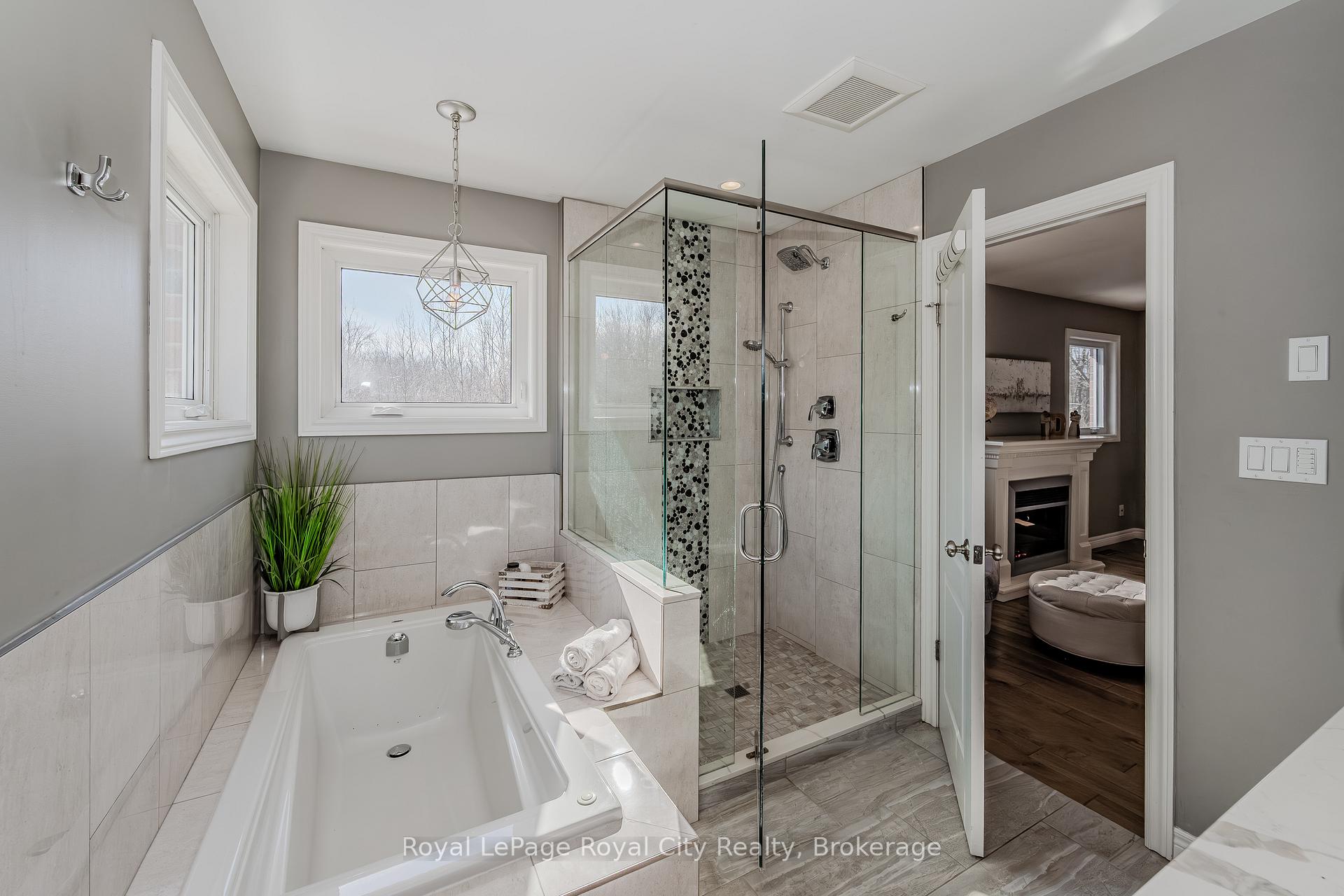 Photo 21 of 92 Chillico Drive, Guelph, Willow West/Sugarbush/West Acres — HOMEH