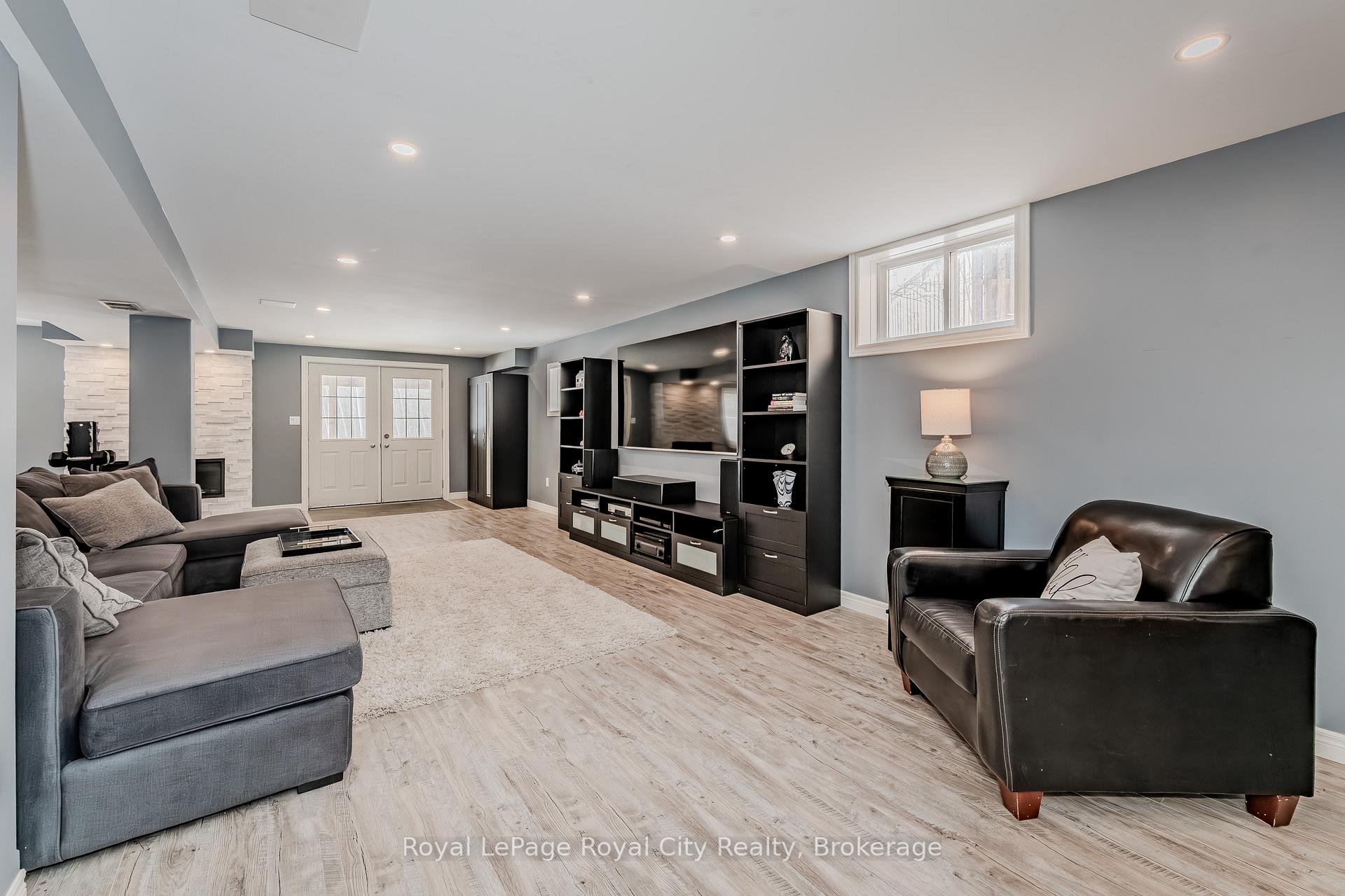 Photo 29 of 92 Chillico Drive, Guelph, Willow West/Sugarbush/West Acres — HOMEH