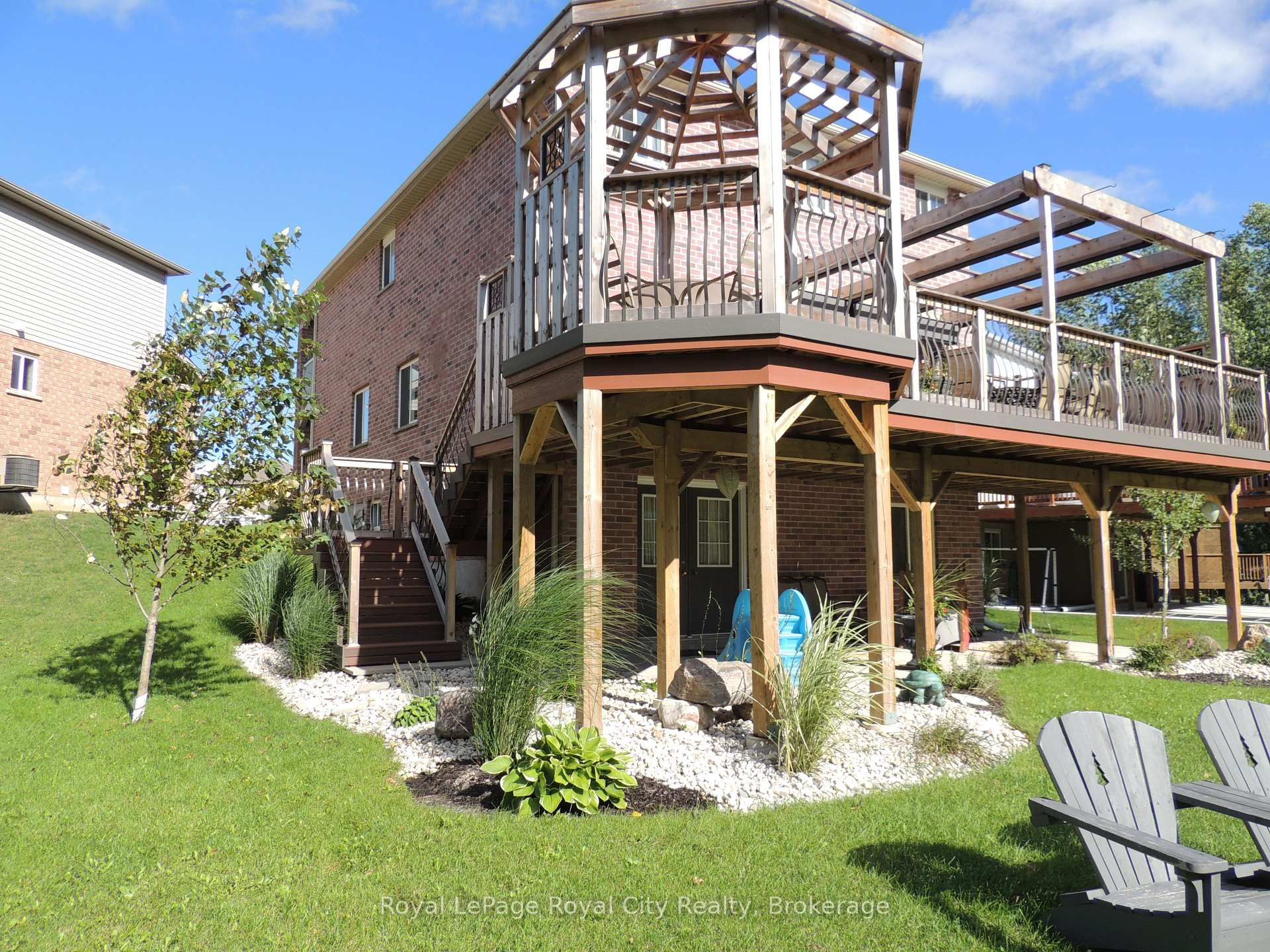 Photo 33 of 92 Chillico Drive, Guelph, Willow West/Sugarbush/West Acres — HOMEH