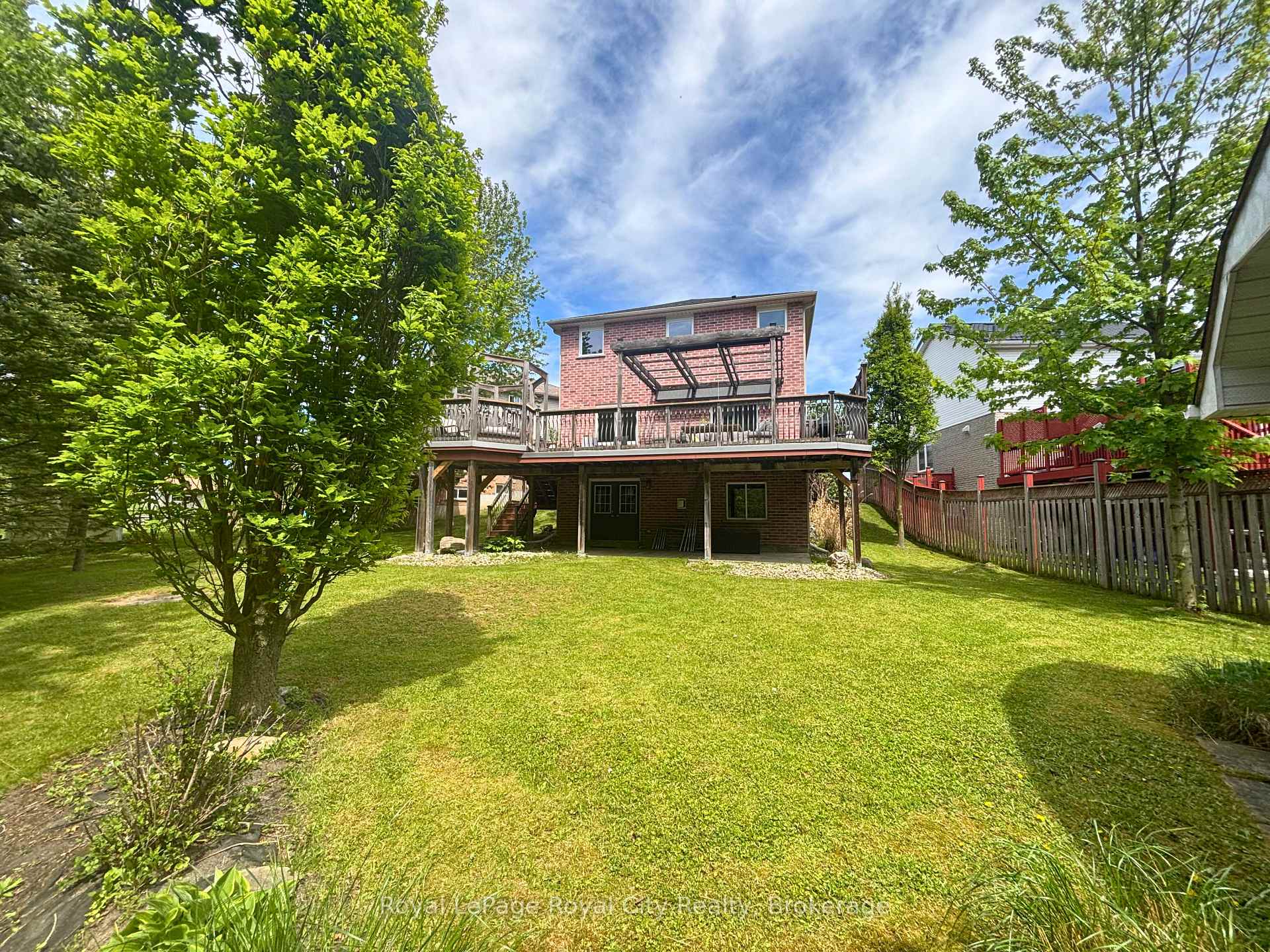 Photo 35 of 92 Chillico Drive, Guelph, Willow West/Sugarbush/West Acres — HOMEH