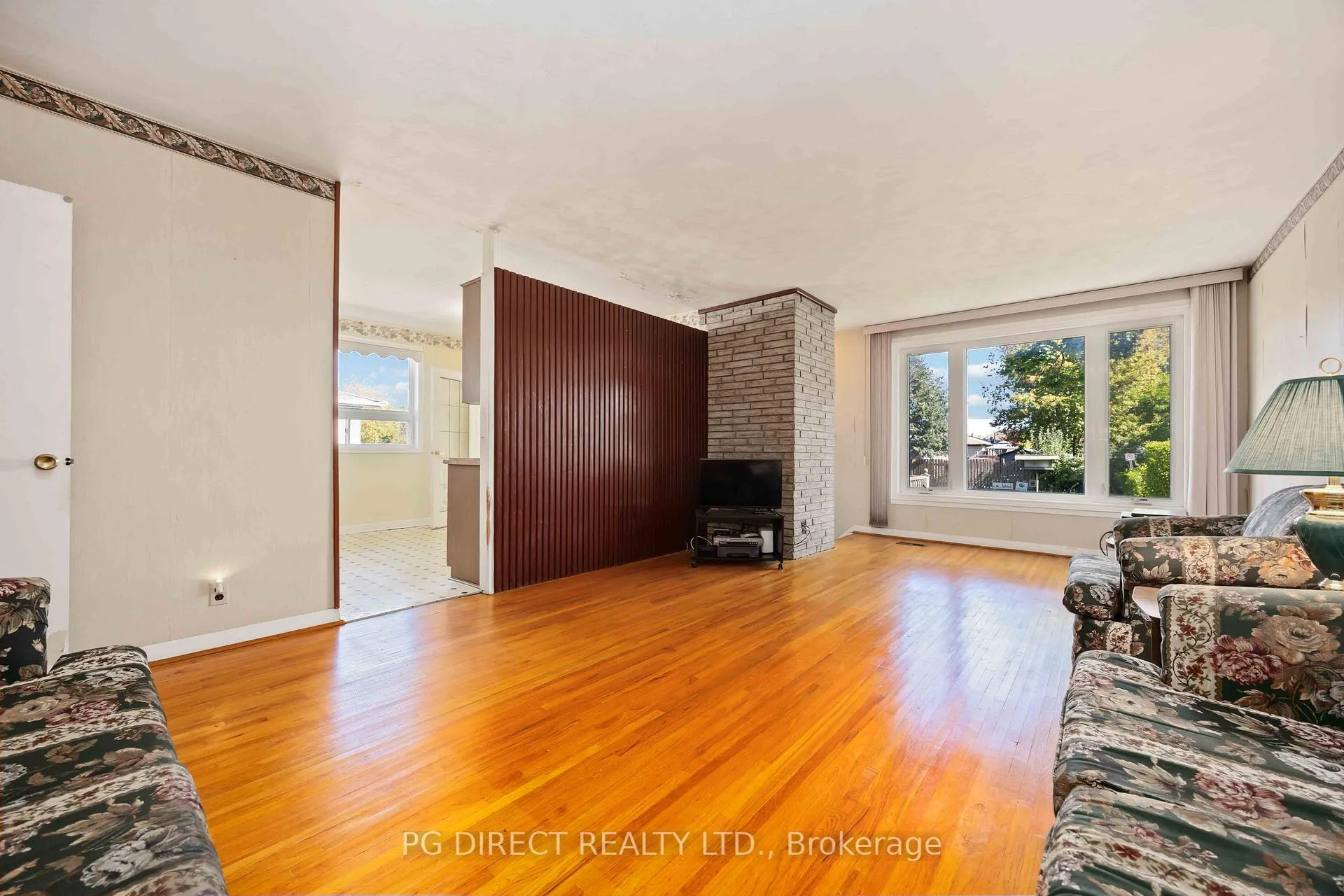 Photo 5 of 123 Tulloch Drive, Ajax, South East — HOMEH