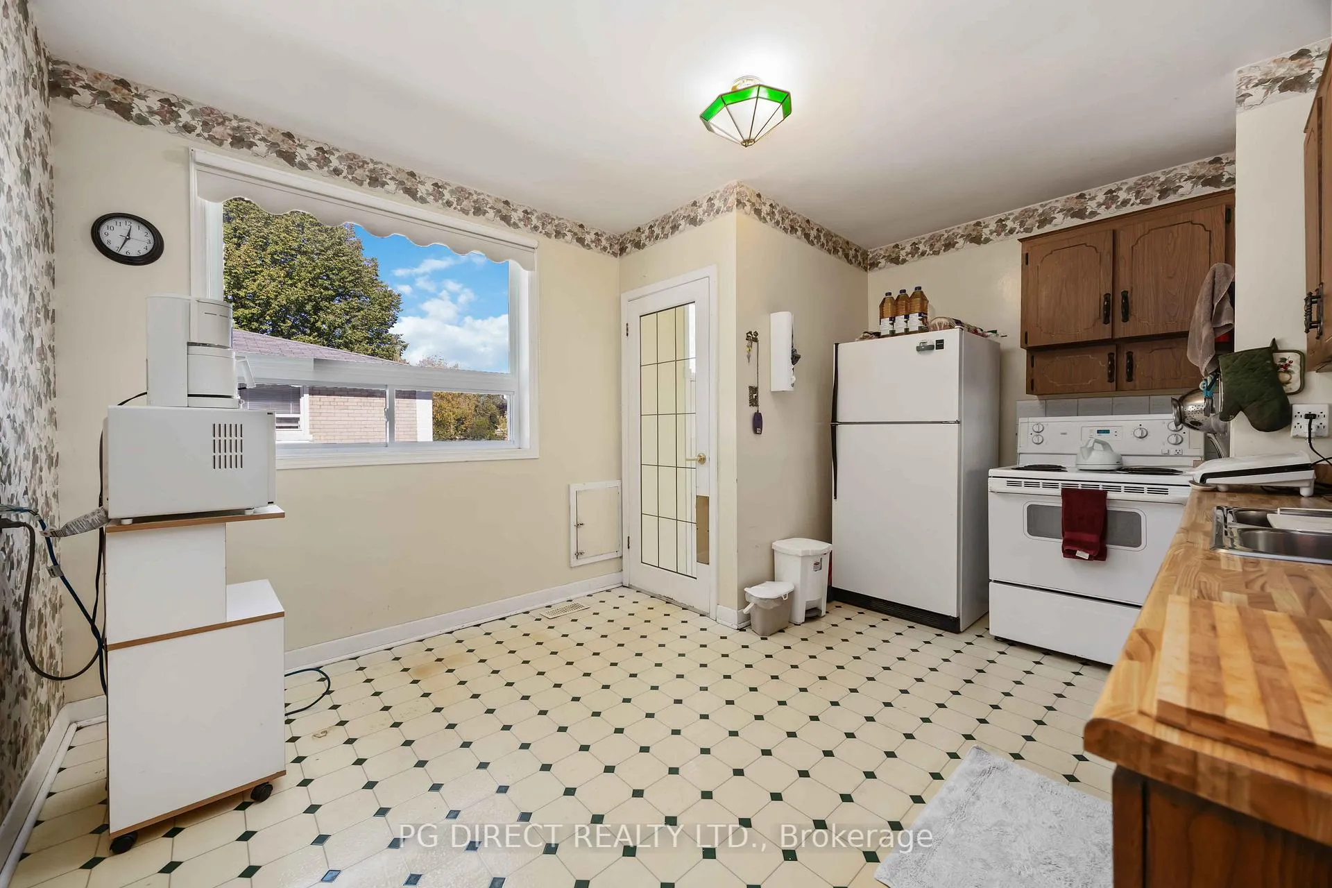 Photo 6 of 123 Tulloch Drive, Ajax, South East — HOMEH