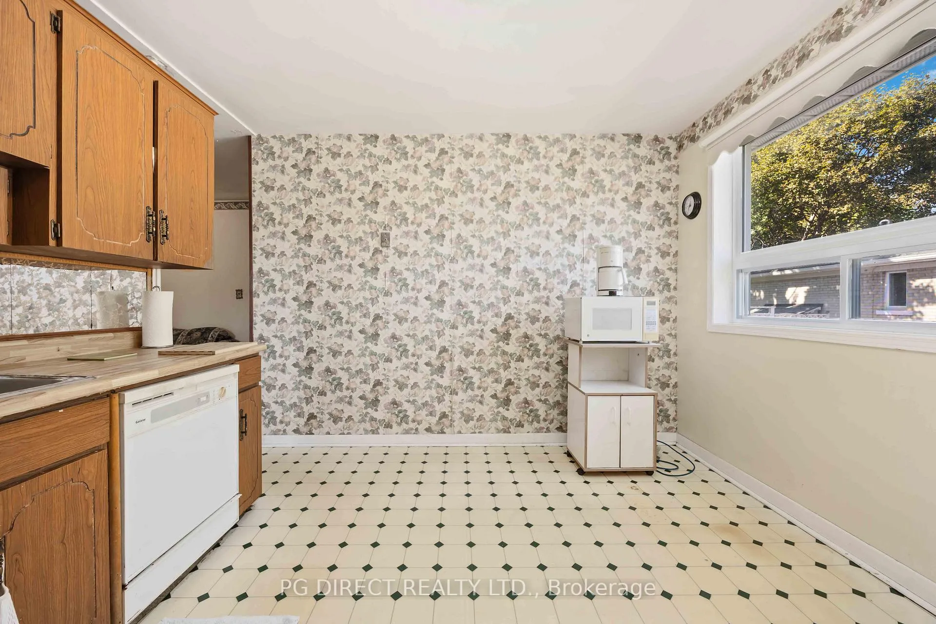 Photo 8 of 123 Tulloch Drive, Ajax, South East — HOMEH