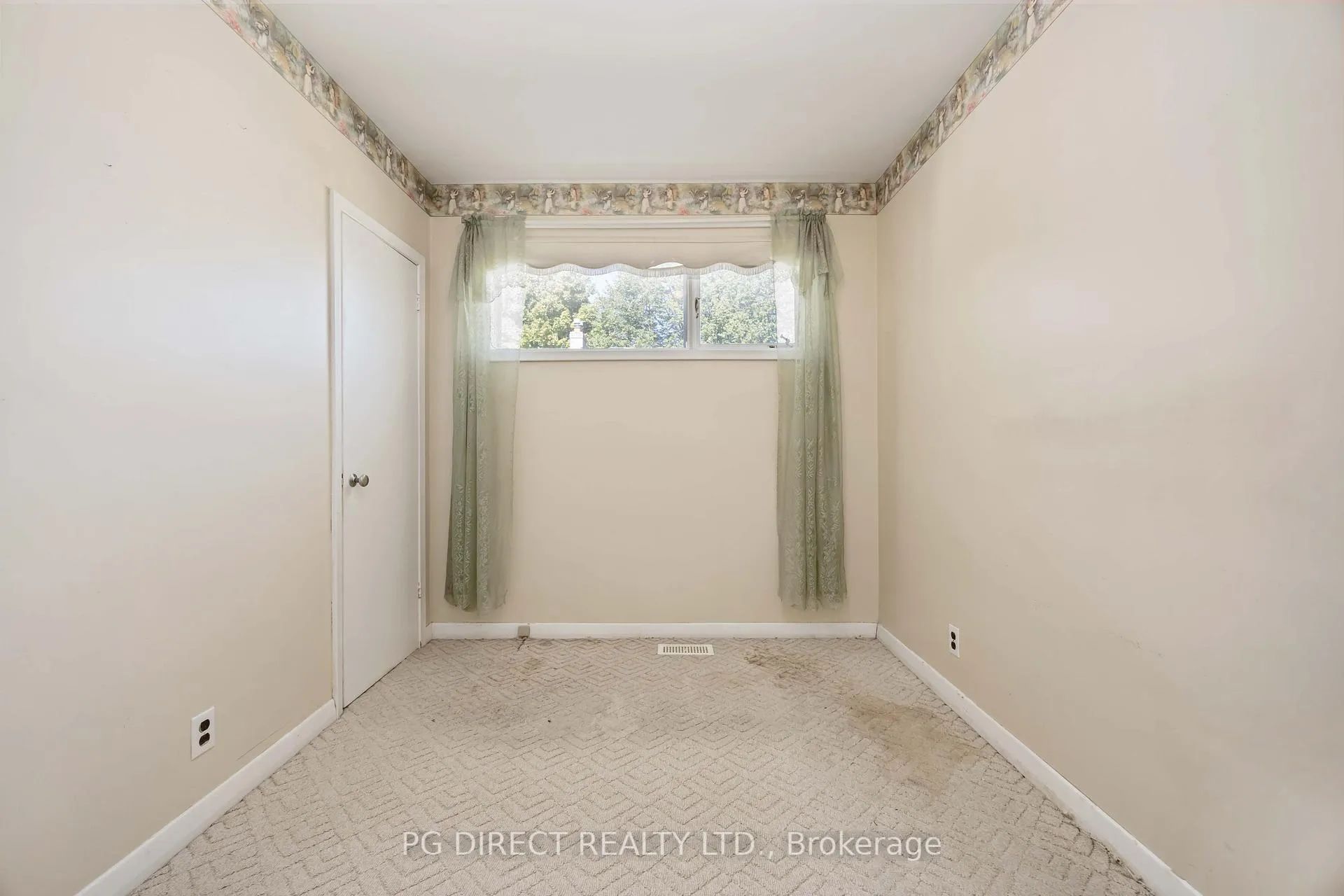 Photo 12 of 123 Tulloch Drive, Ajax, South East — HOMEH