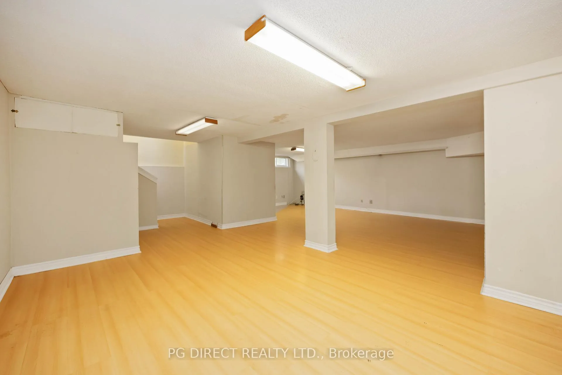 Photo 16 of 123 Tulloch Drive, Ajax, South East — HOMEH