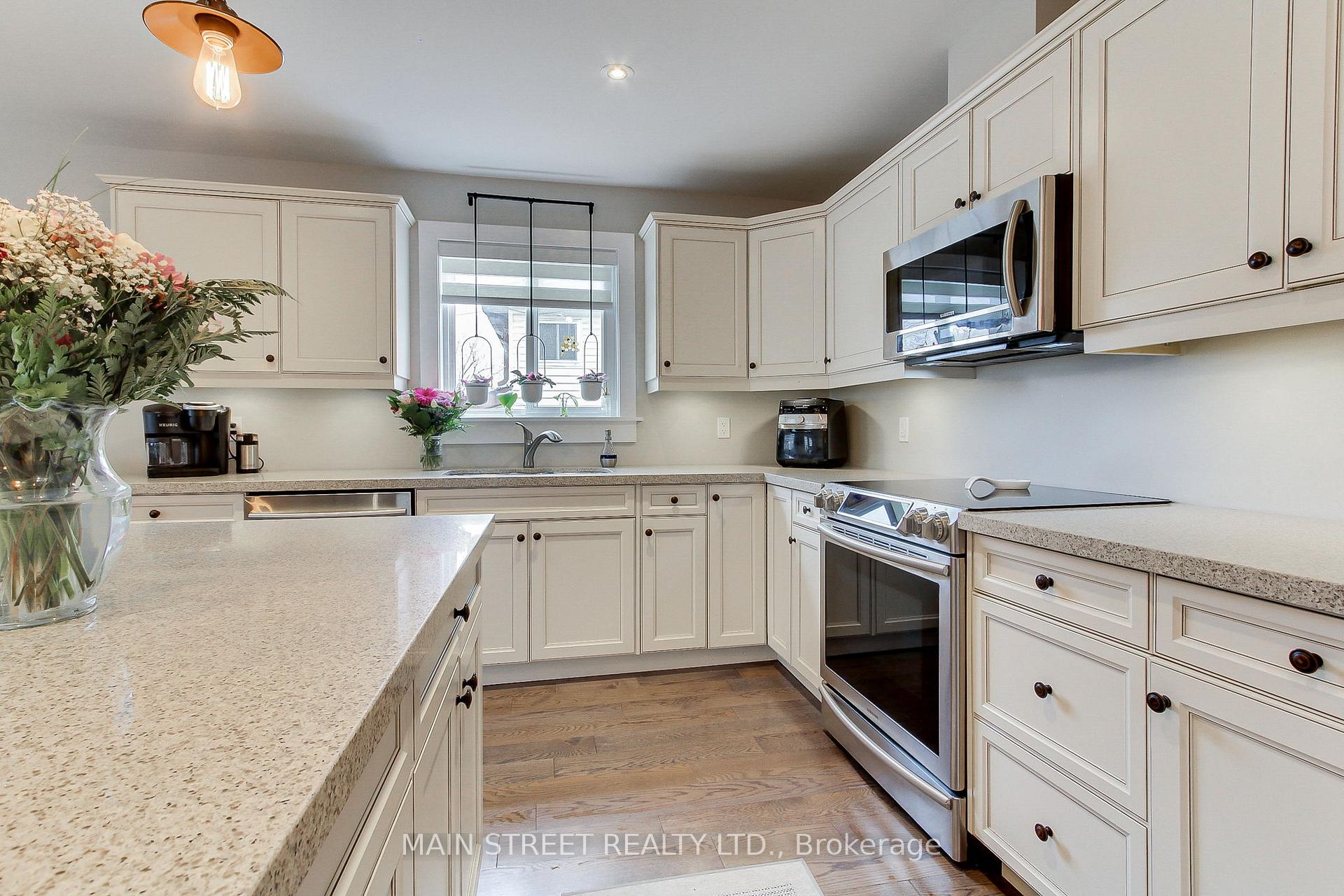 Photo 10 of 147 Spring Road, Georgina, Keswick North — HOMEH