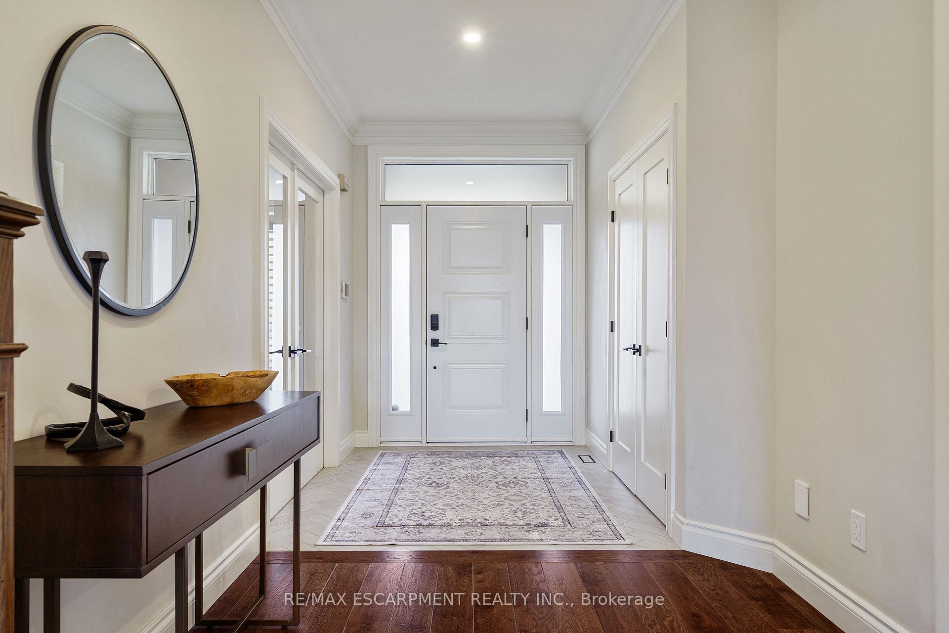 Photo 3 of 47 Stowbridge Crescent, Hamilton, Ancaster — HOMEH