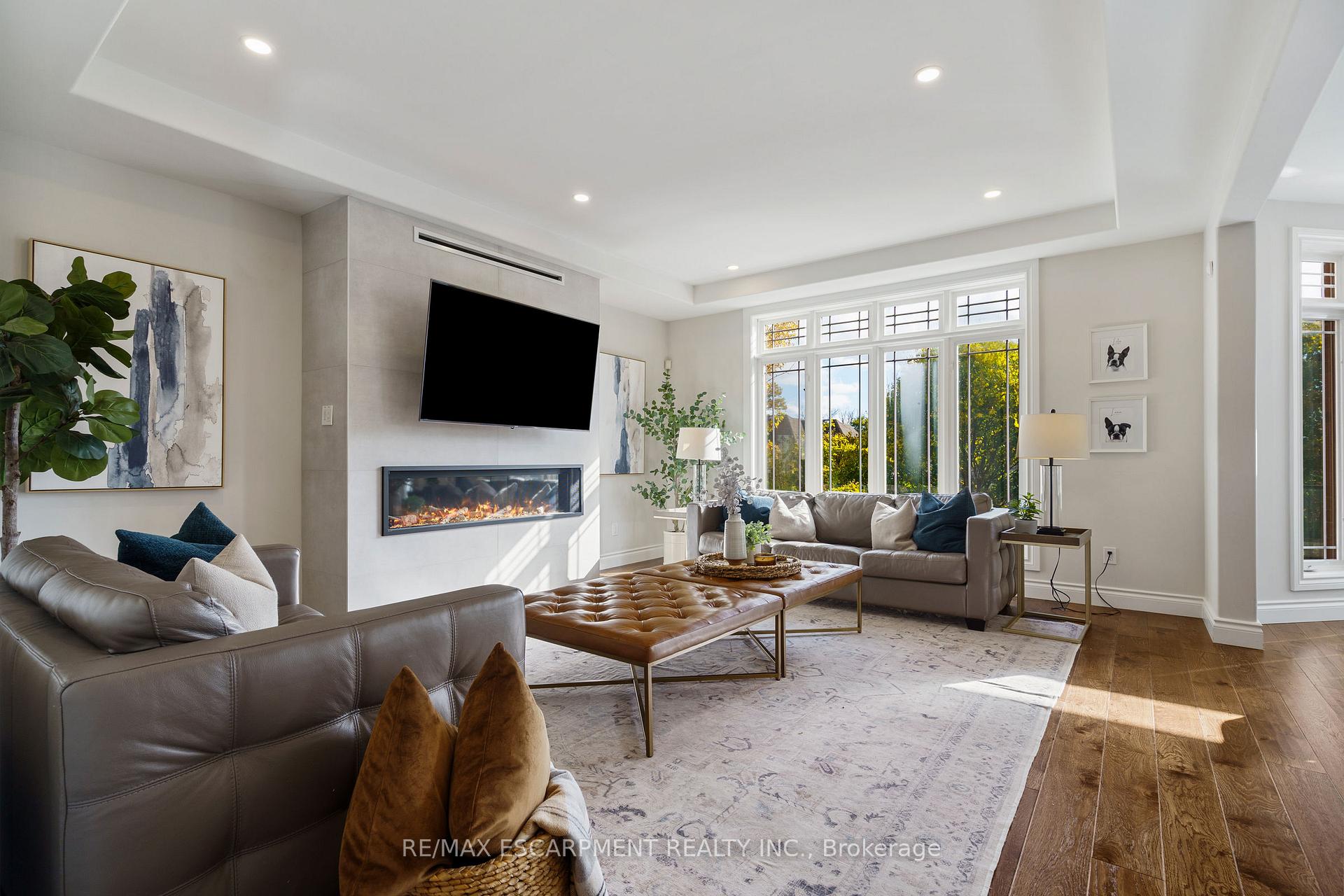 Photo 5 of 47 Stowbridge Crescent, Hamilton, Ancaster — HOMEH