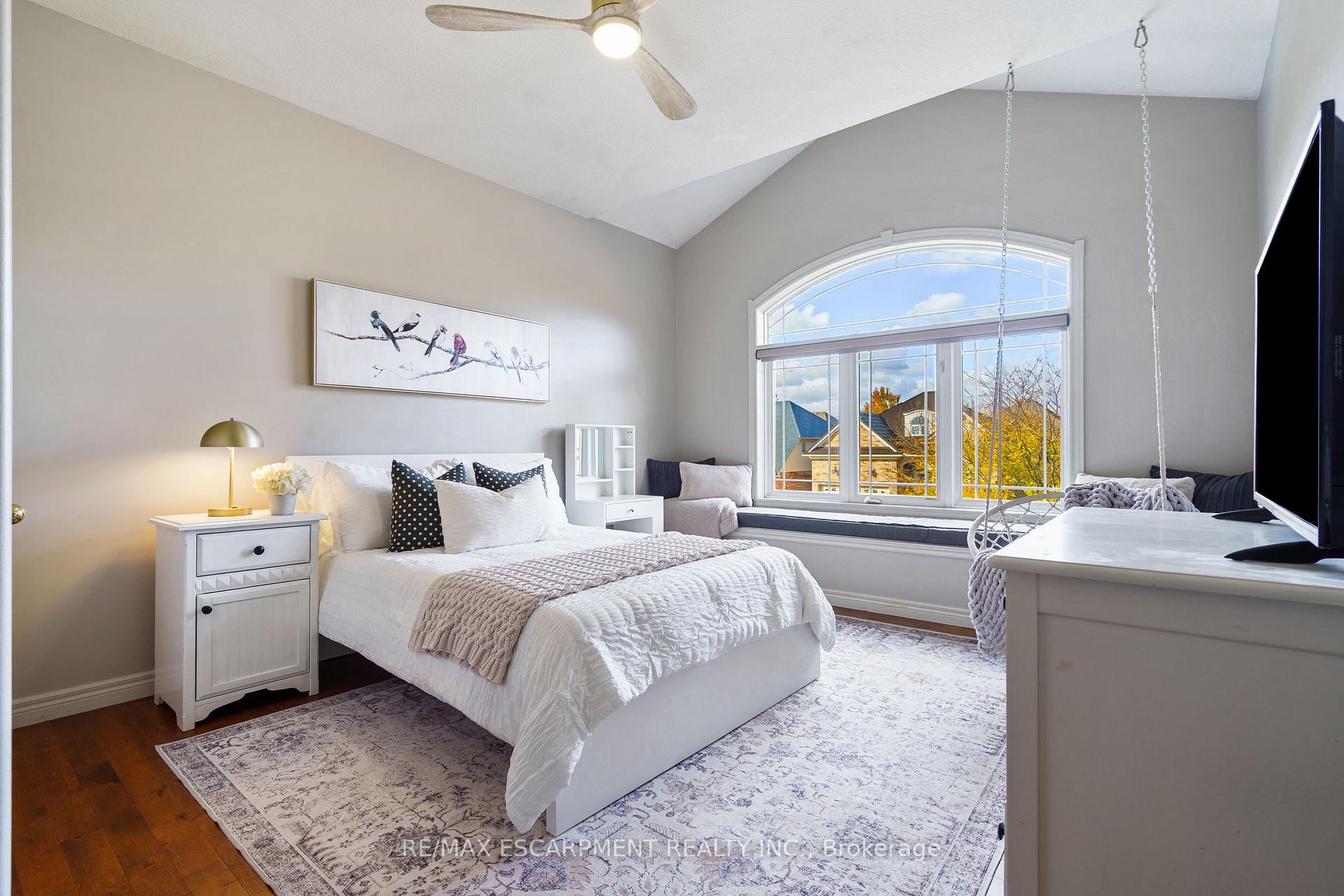 Photo 31 of 47 Stowbridge Crescent, Hamilton, Ancaster — HOMEH