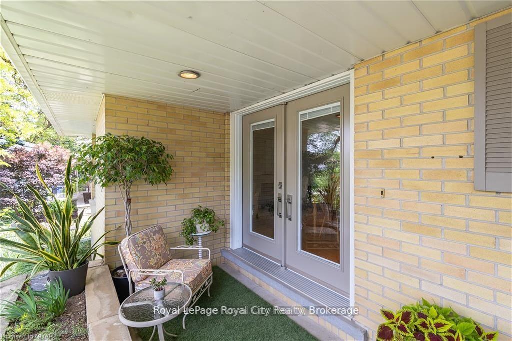 Photo 29 of 16 Fairview Boulevard, Guelph, Dovercliffe Park/Old University — HOMEH