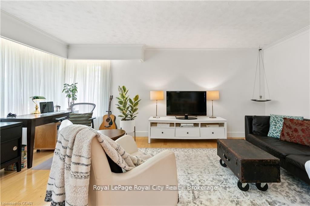 Photo 39 of 16 Fairview Boulevard, Guelph, Dovercliffe Park/Old University — HOMEH
