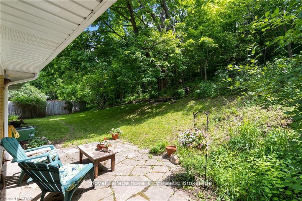 Photo 59 of 16 Fairview Boulevard, Guelph, Dovercliffe Park/Old University — HOMEH