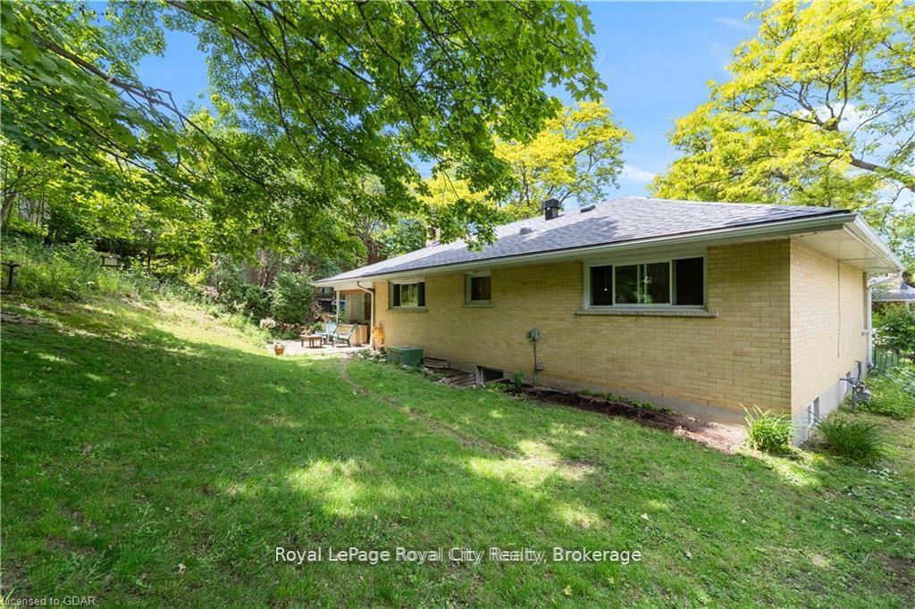 Photo 87 of 16 Fairview Boulevard, Guelph, Dovercliffe Park/Old University — HOMEH