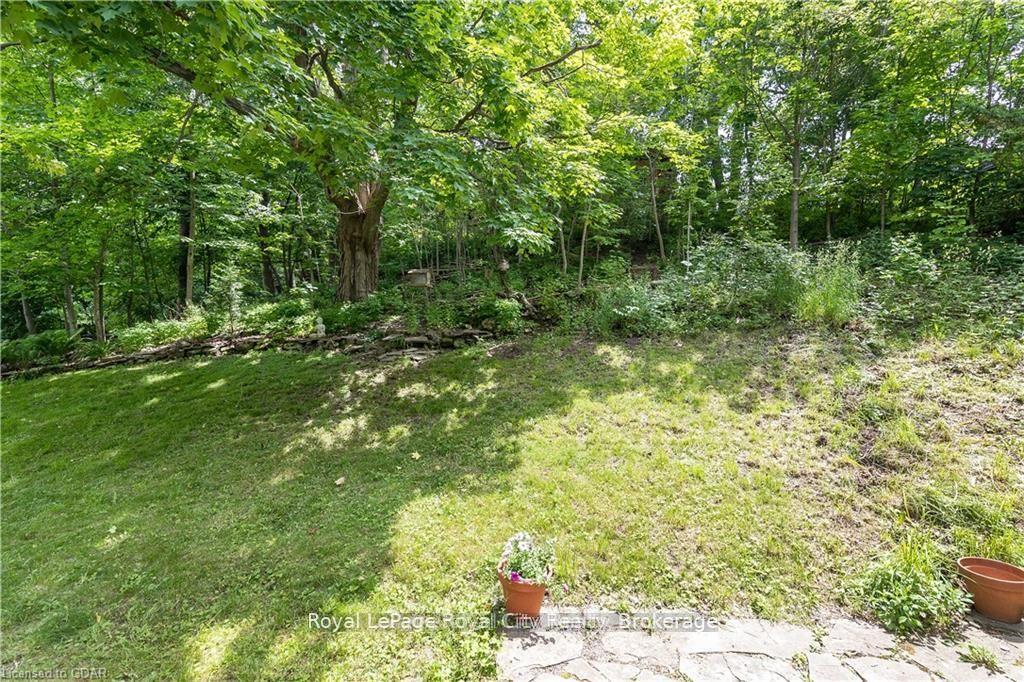 Photo 90 of 16 Fairview Boulevard, Guelph, Dovercliffe Park/Old University — HOMEH