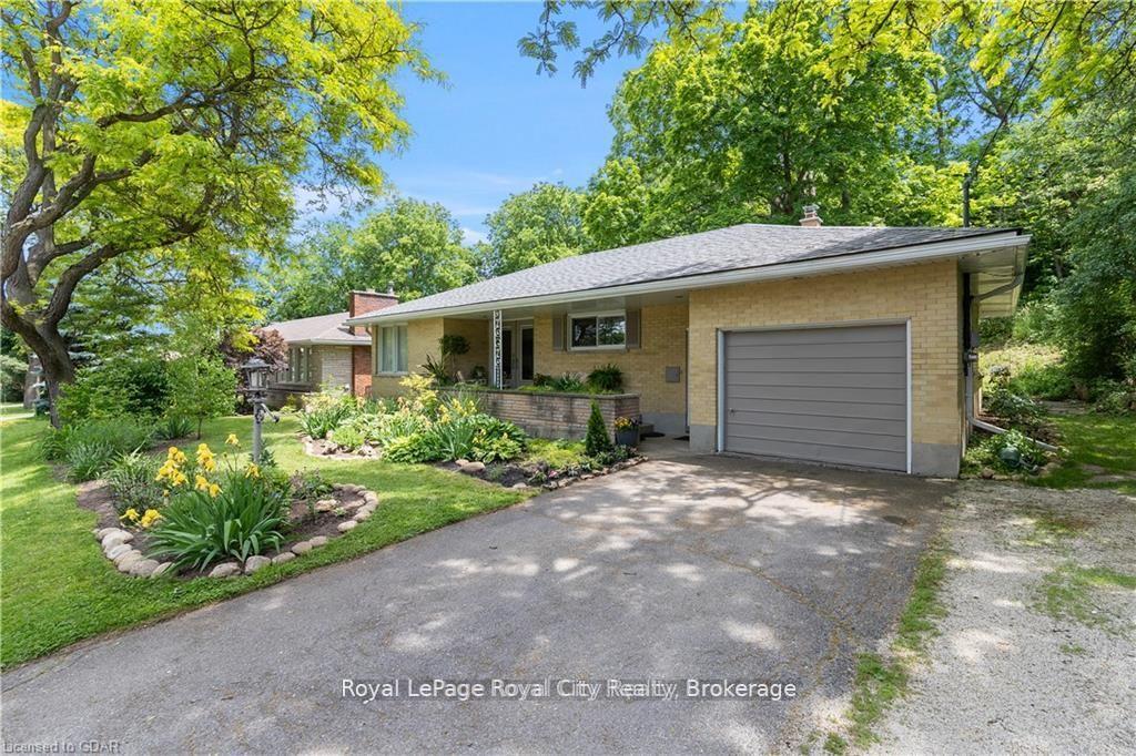 Photo 4 of 16 Fairview Boulevard, Guelph, Dovercliffe Park/Old University — HOMEH