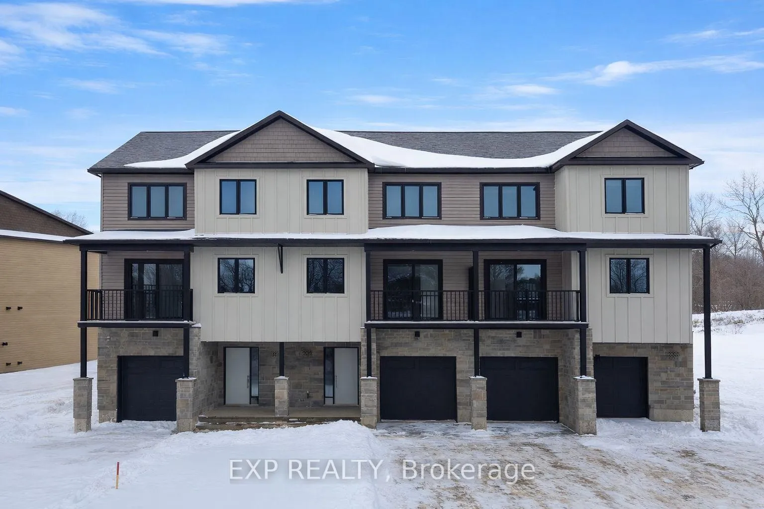 Front of 331 Voyageur Place