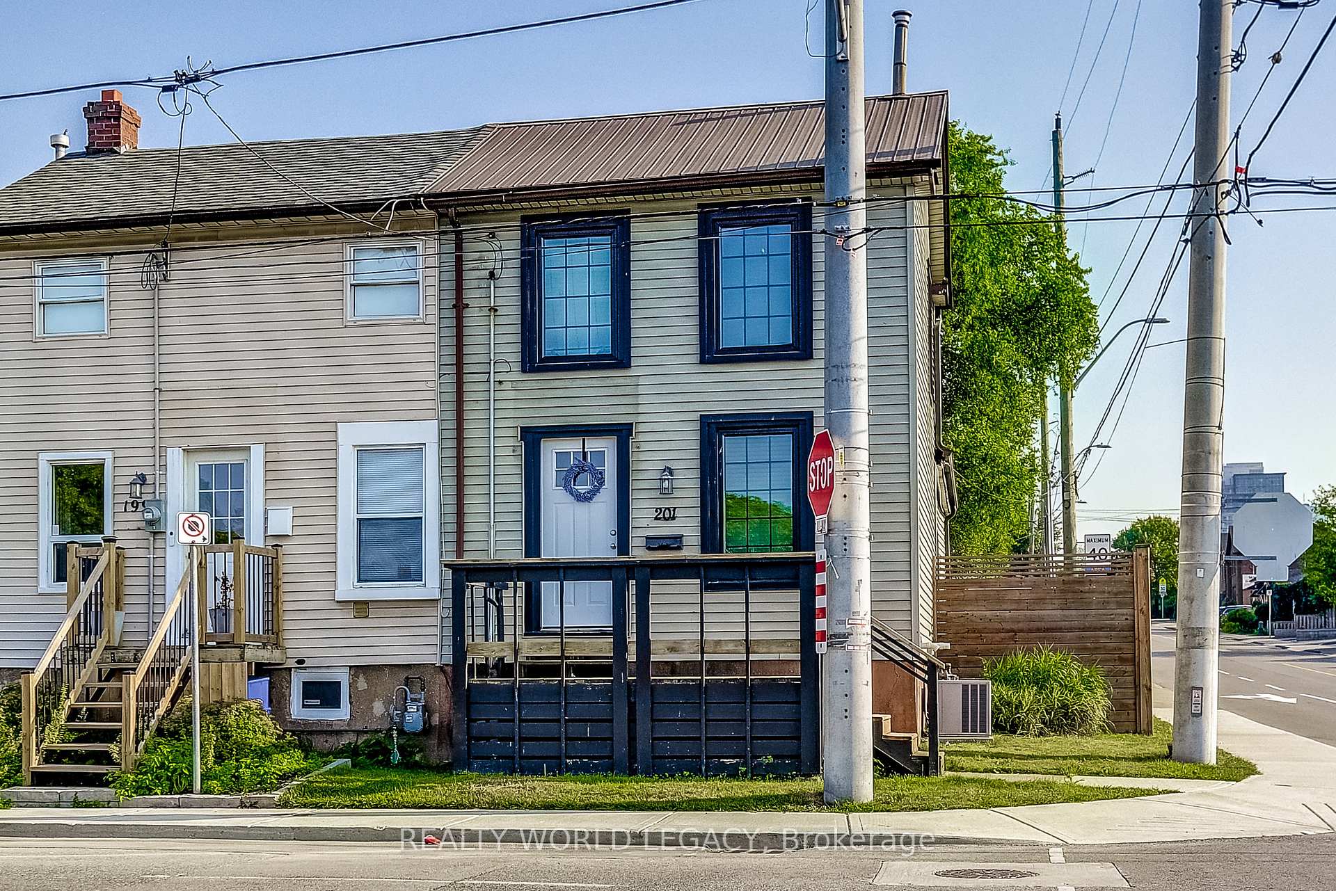 Front of 201 Barton Street W