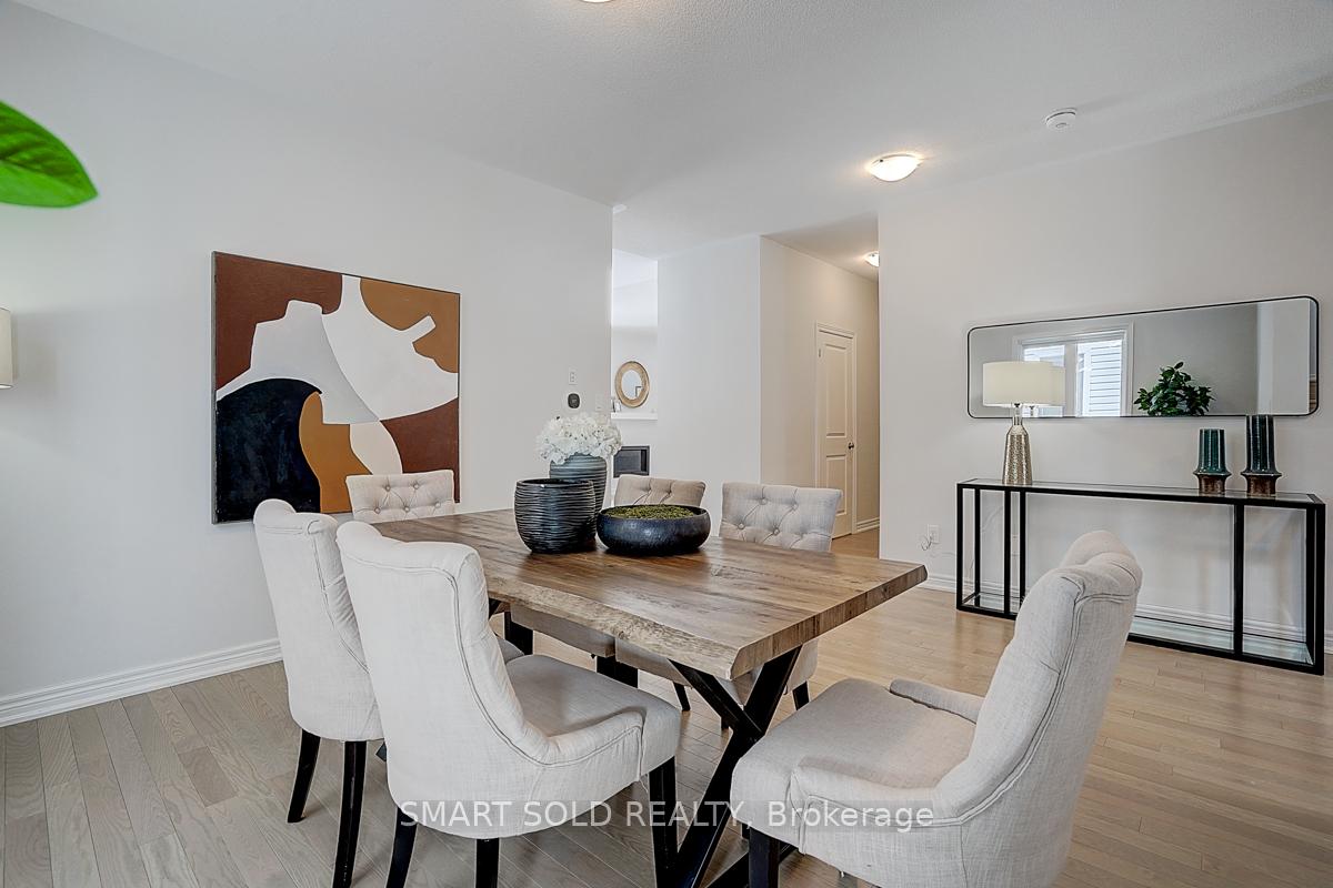 Photo 9 of 25 Father Muckle Avenue, Georgina, Keswick South — HOMEH