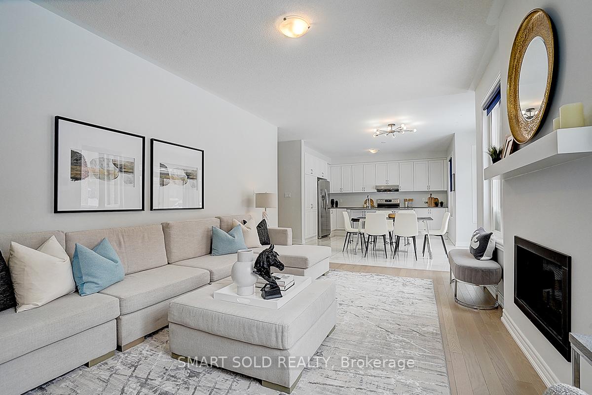 Photo 15 of 25 Father Muckle Avenue, Georgina, Keswick South — HOMEH