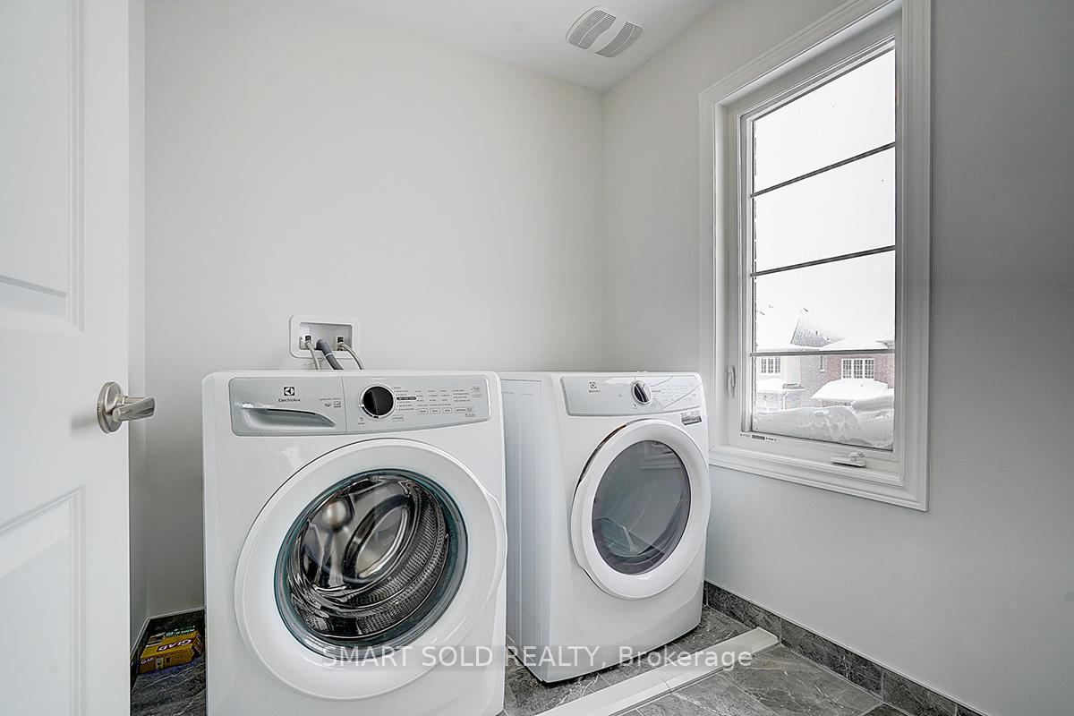 Photo 27 of 25 Father Muckle Avenue, Georgina, Keswick South — HOMEH