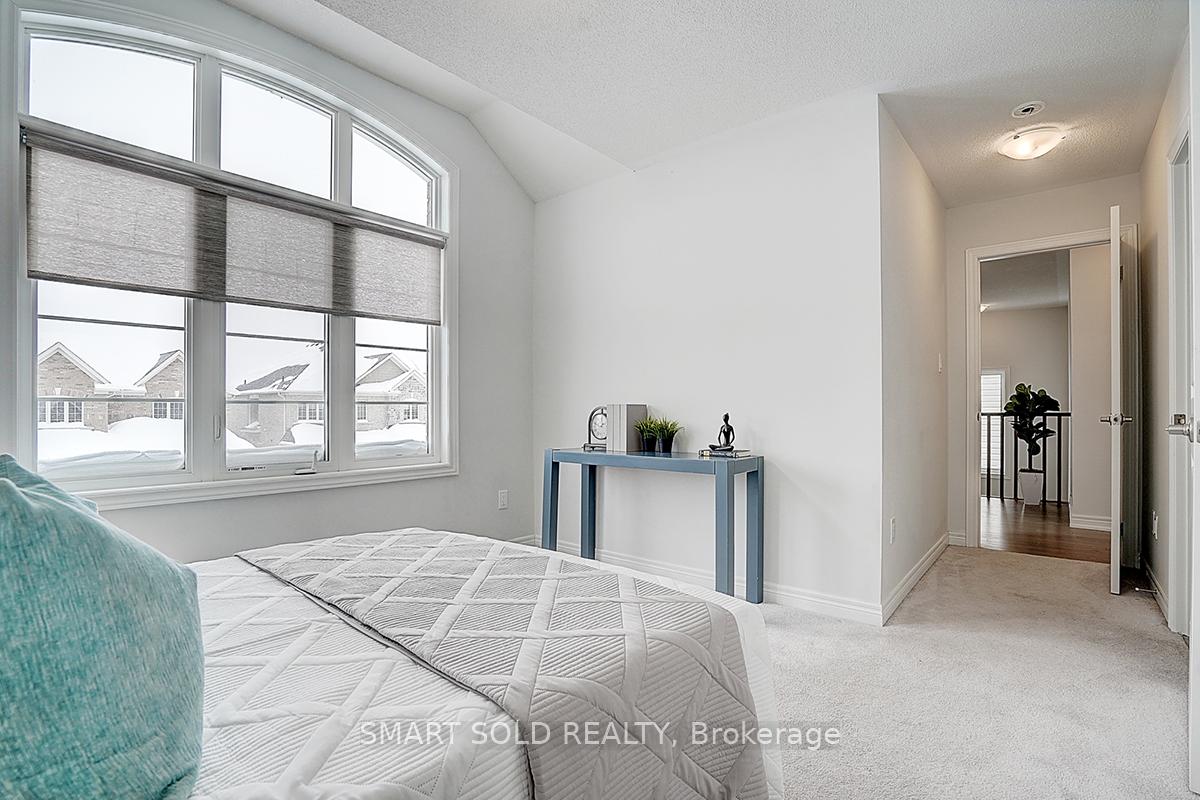 Photo 43 of 25 Father Muckle Avenue, Georgina, Keswick South — HOMEH