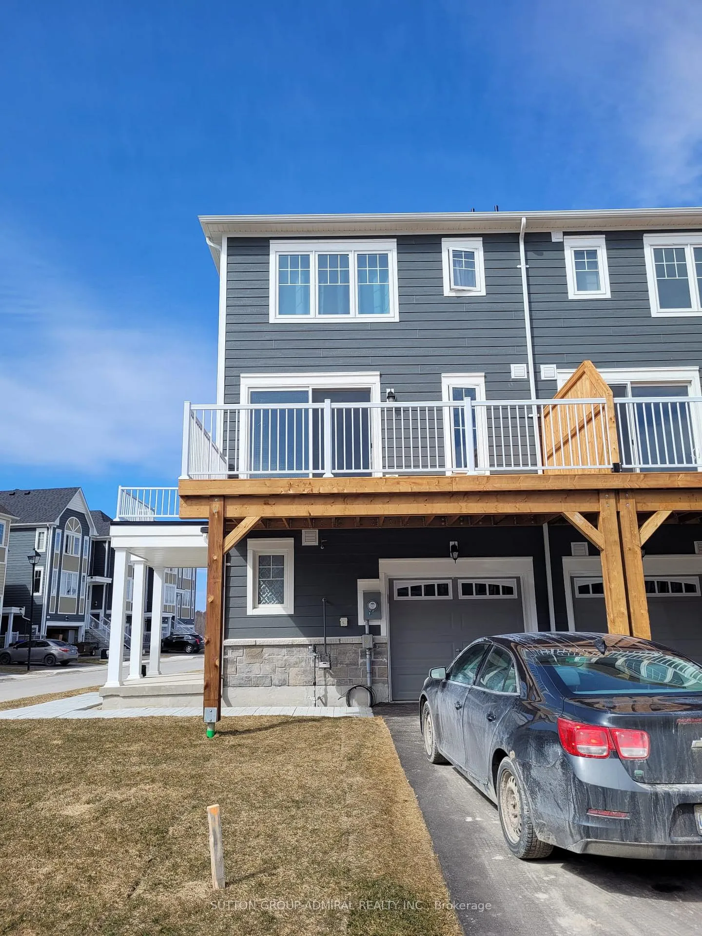Photo 3 of 17 Lana Circle, Wasaga Beach — HOMEH