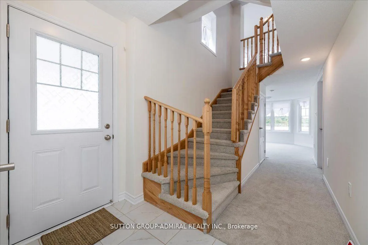 Photo 4 of 17 Lana Circle, Wasaga Beach — HOMEH
