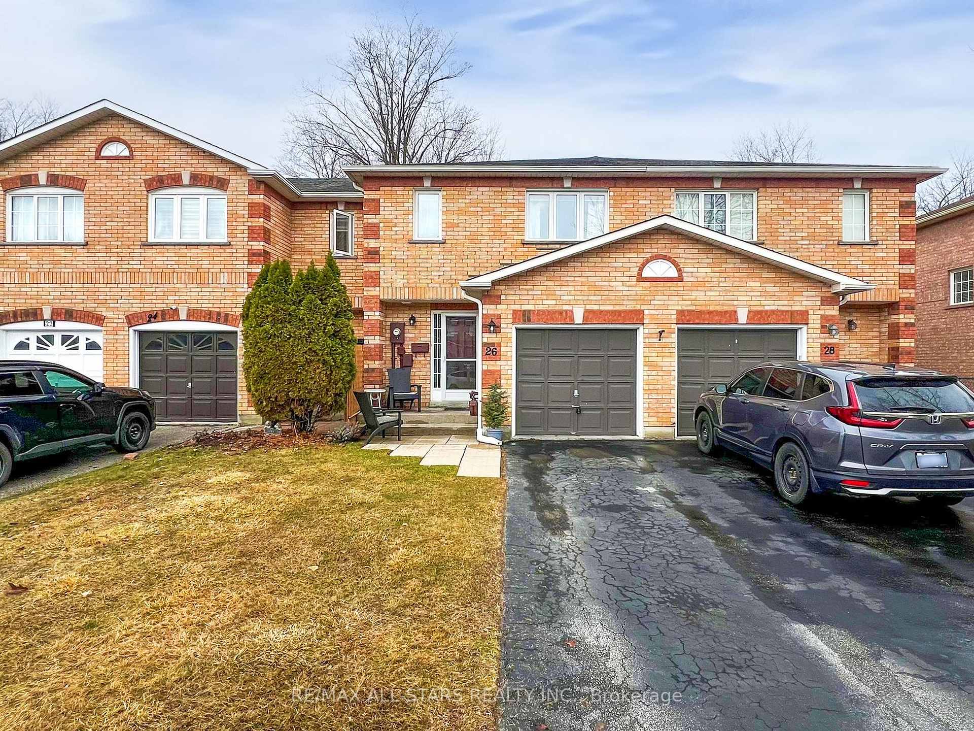Photo 1 of 26 Lancaster Court, Georgina, Keswick South — HOMEH