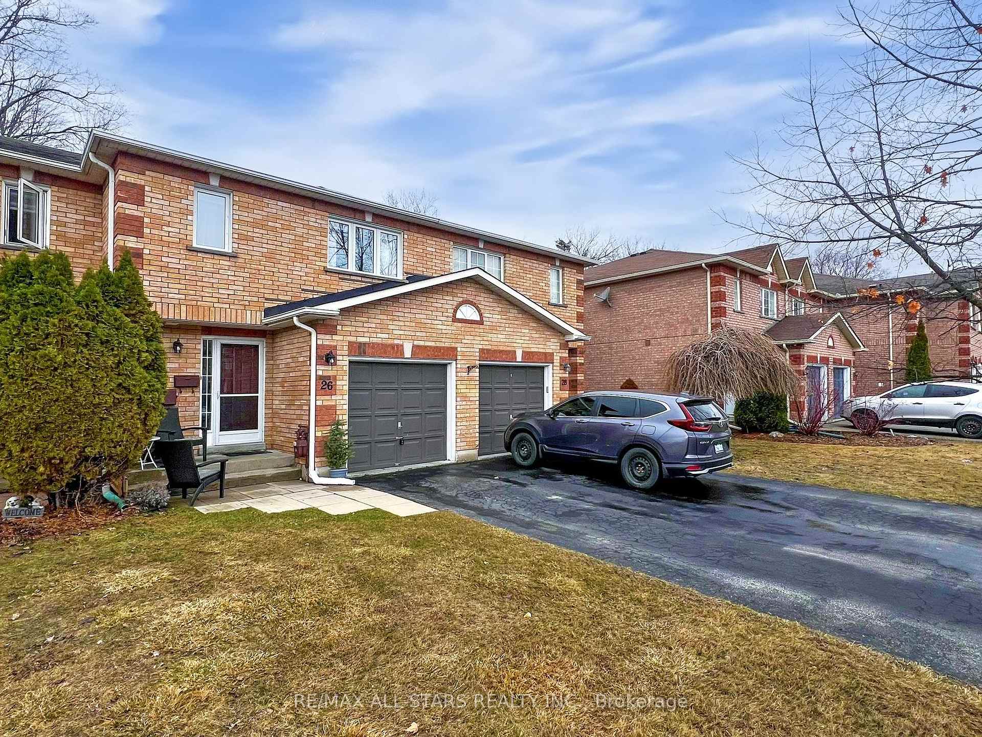 Photo 3 of 26 Lancaster Court, Georgina, Keswick South — HOMEH