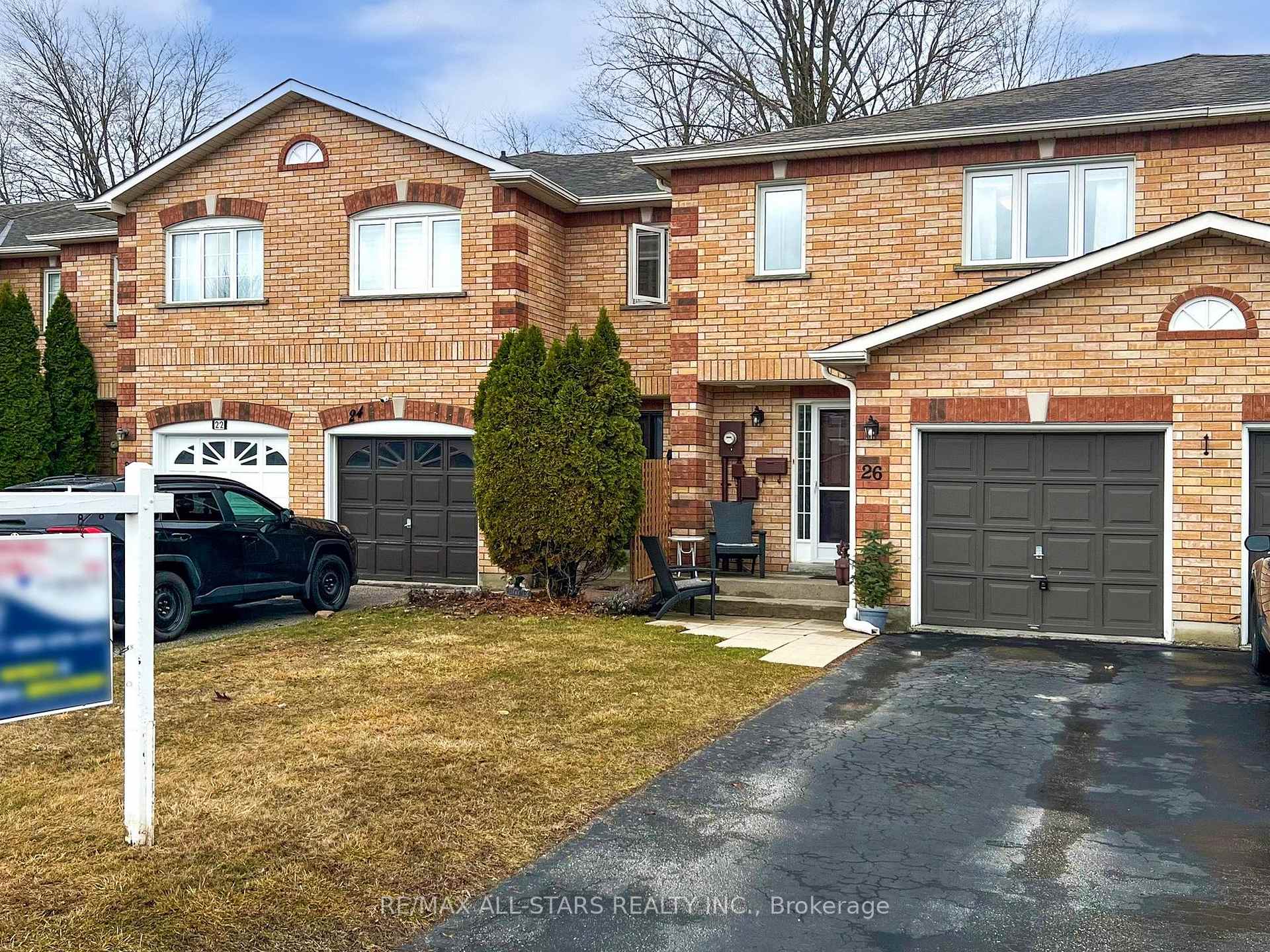 Photo 5 of 26 Lancaster Court, Georgina, Keswick South — HOMEH