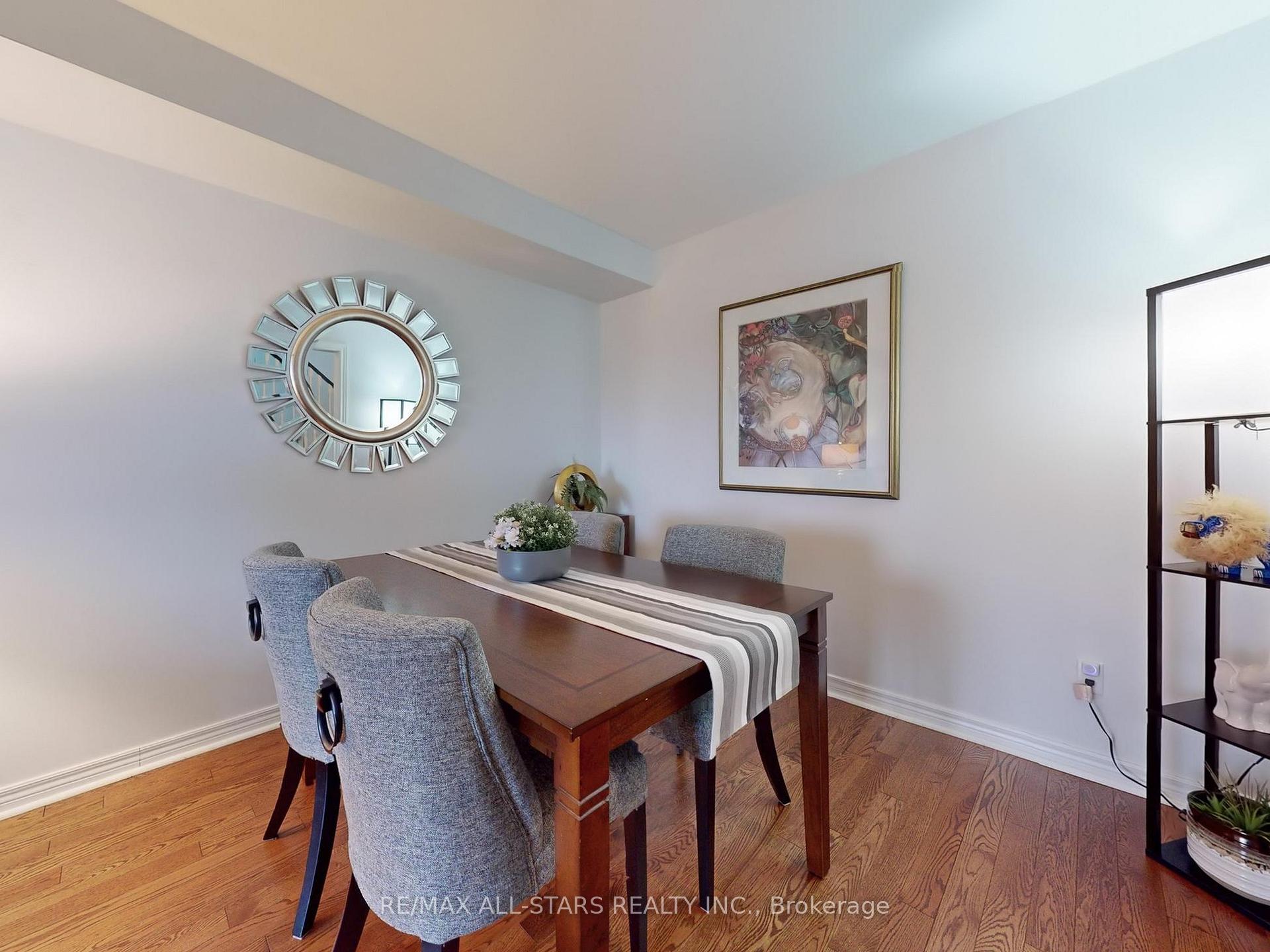 Photo 11 of 26 Lancaster Court, Georgina, Keswick South — HOMEH