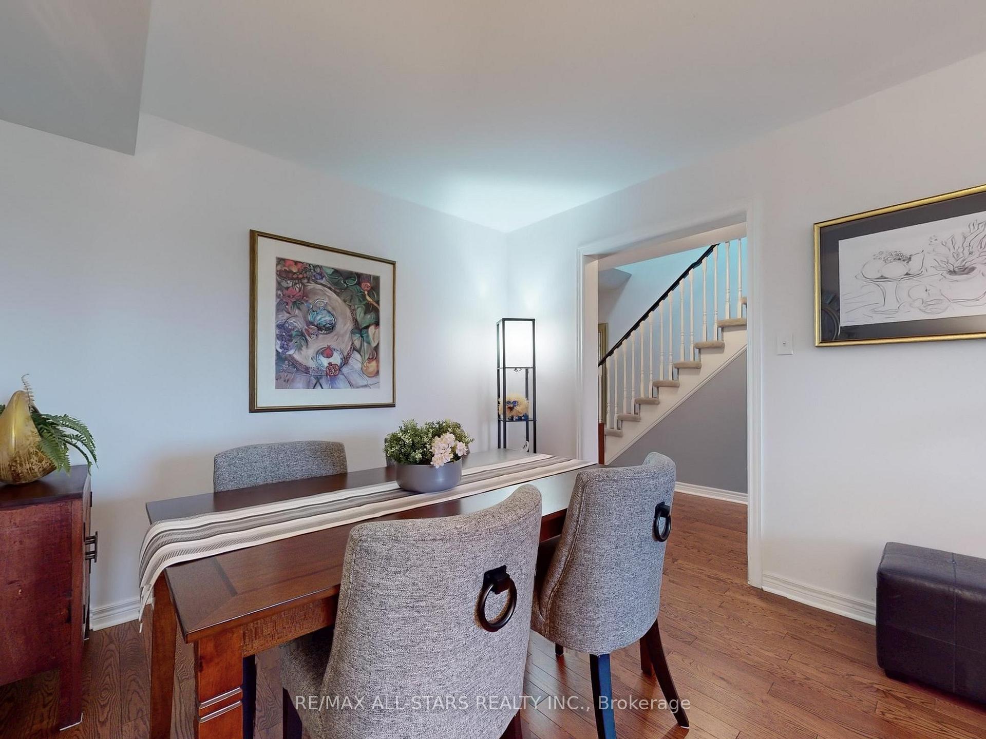 Photo 14 of 26 Lancaster Court, Georgina, Keswick South — HOMEH