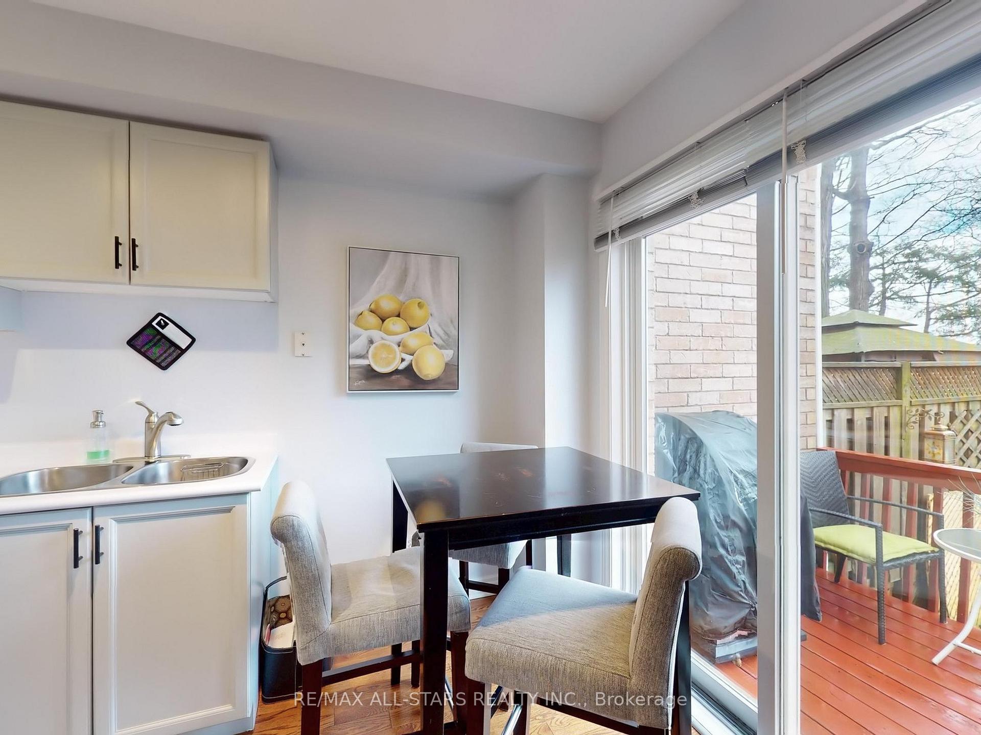 Photo 22 of 26 Lancaster Court, Georgina, Keswick South — HOMEH