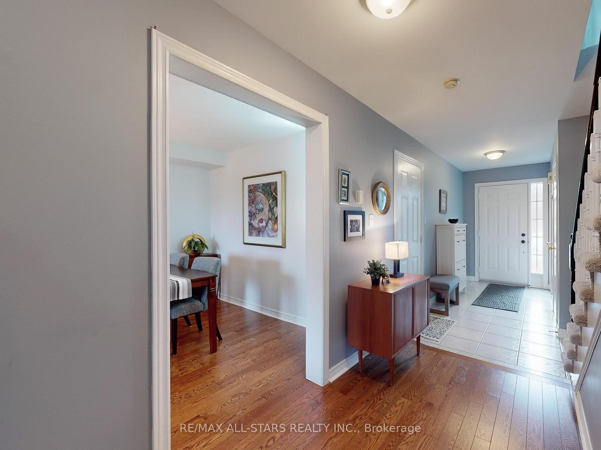 Photo 23 of 26 Lancaster Court, Georgina, Keswick South — HOMEH