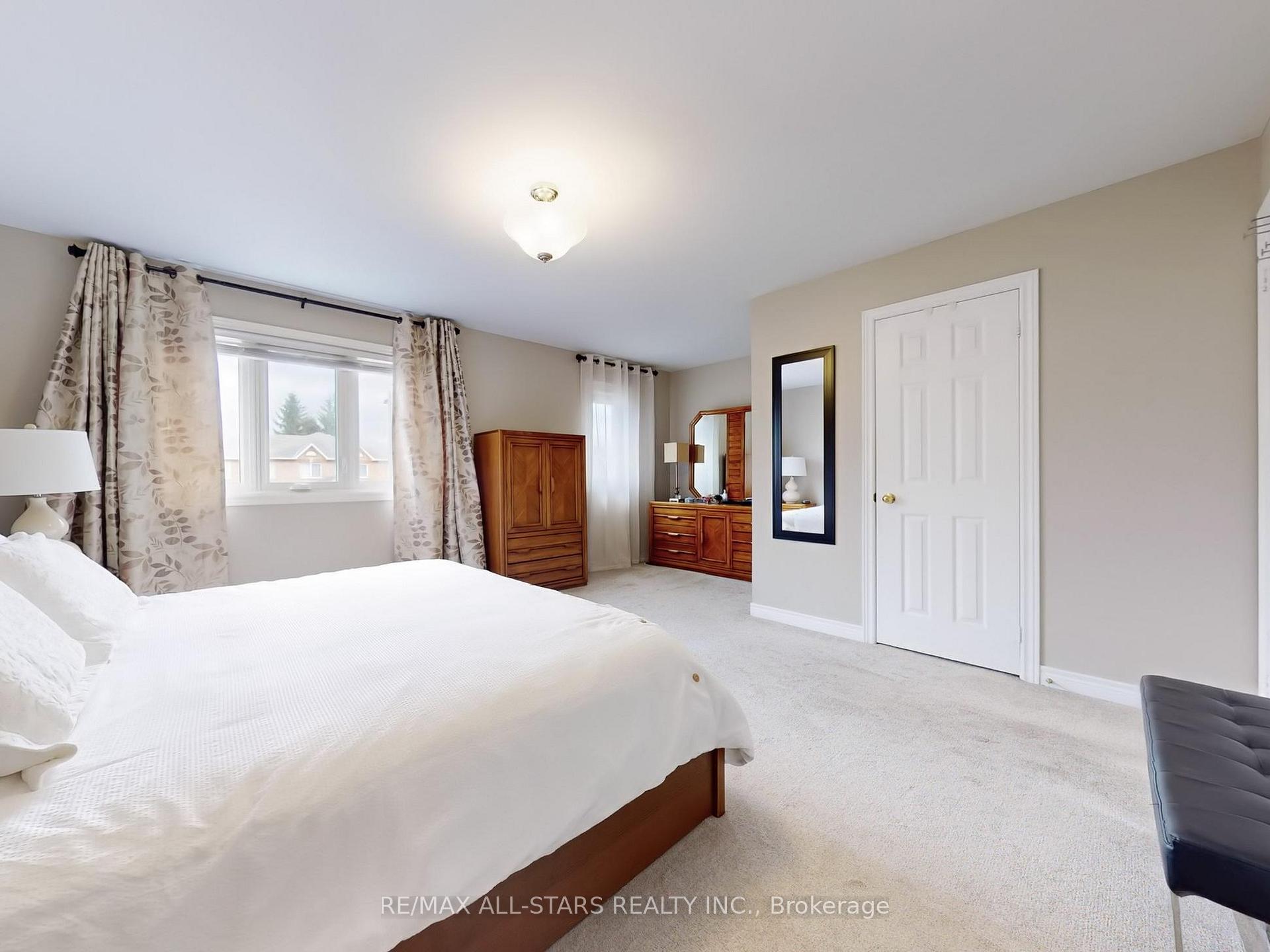 Photo 30 of 26 Lancaster Court, Georgina, Keswick South — HOMEH