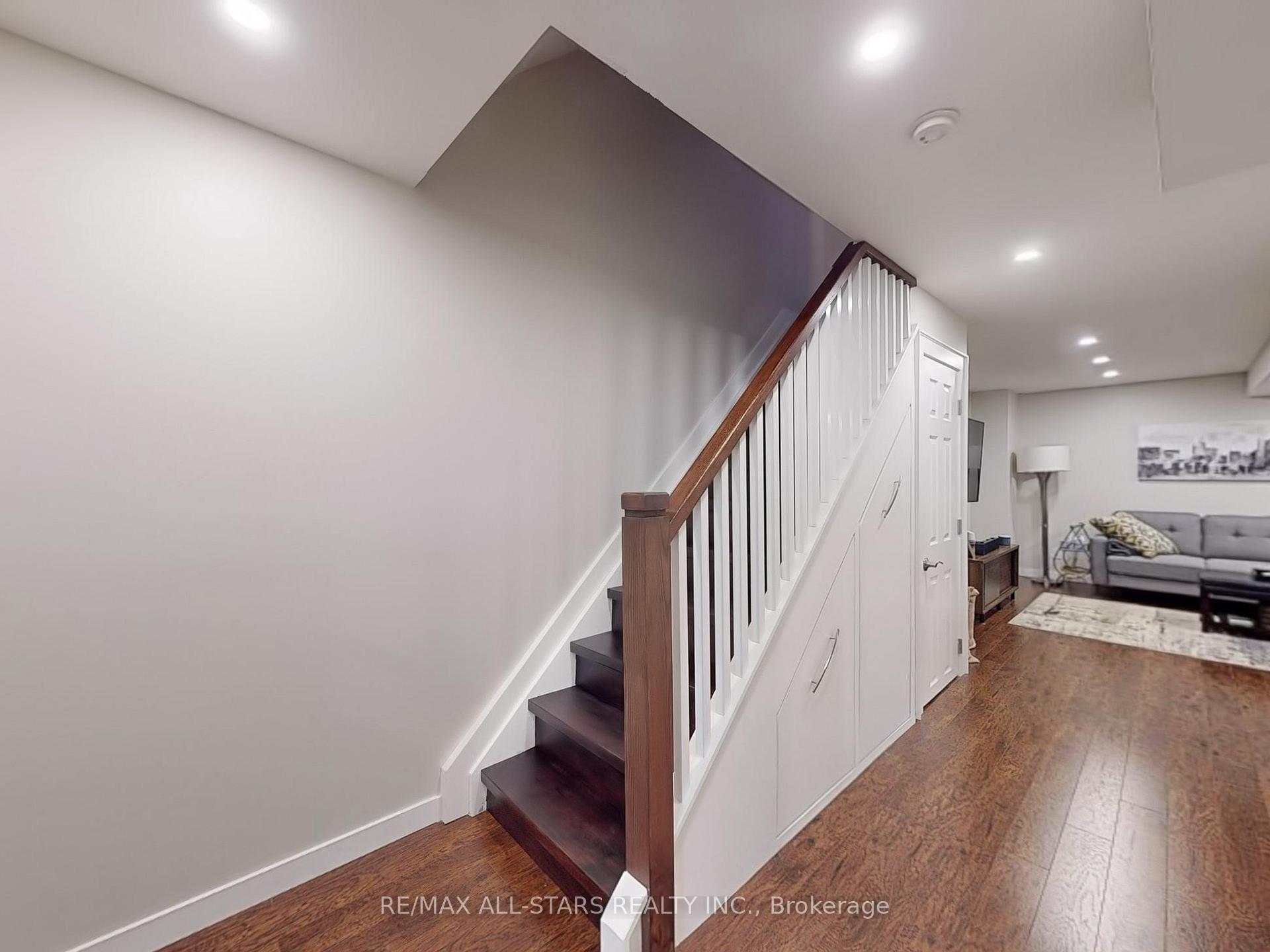 Photo 37 of 26 Lancaster Court, Georgina, Keswick South — HOMEH