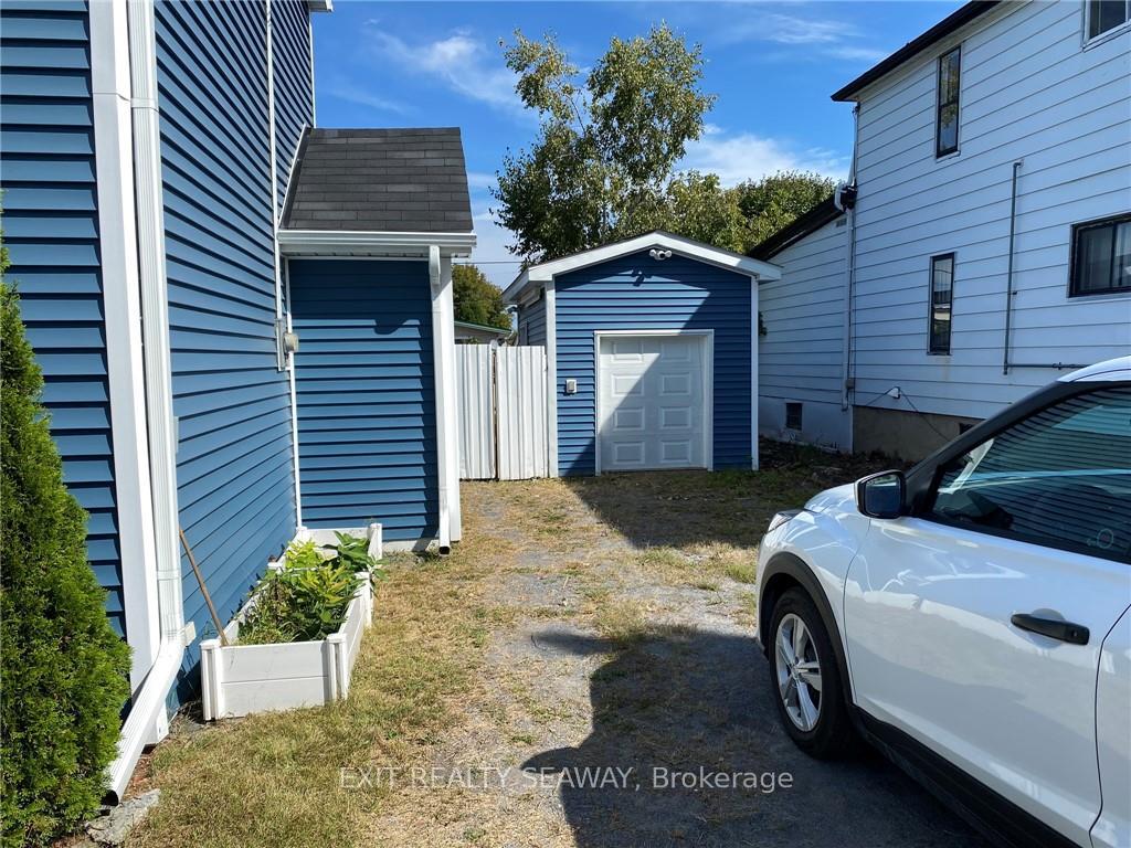 Photo 3 of 147 Lefebvre Avenue, Cornwall — HOMEH